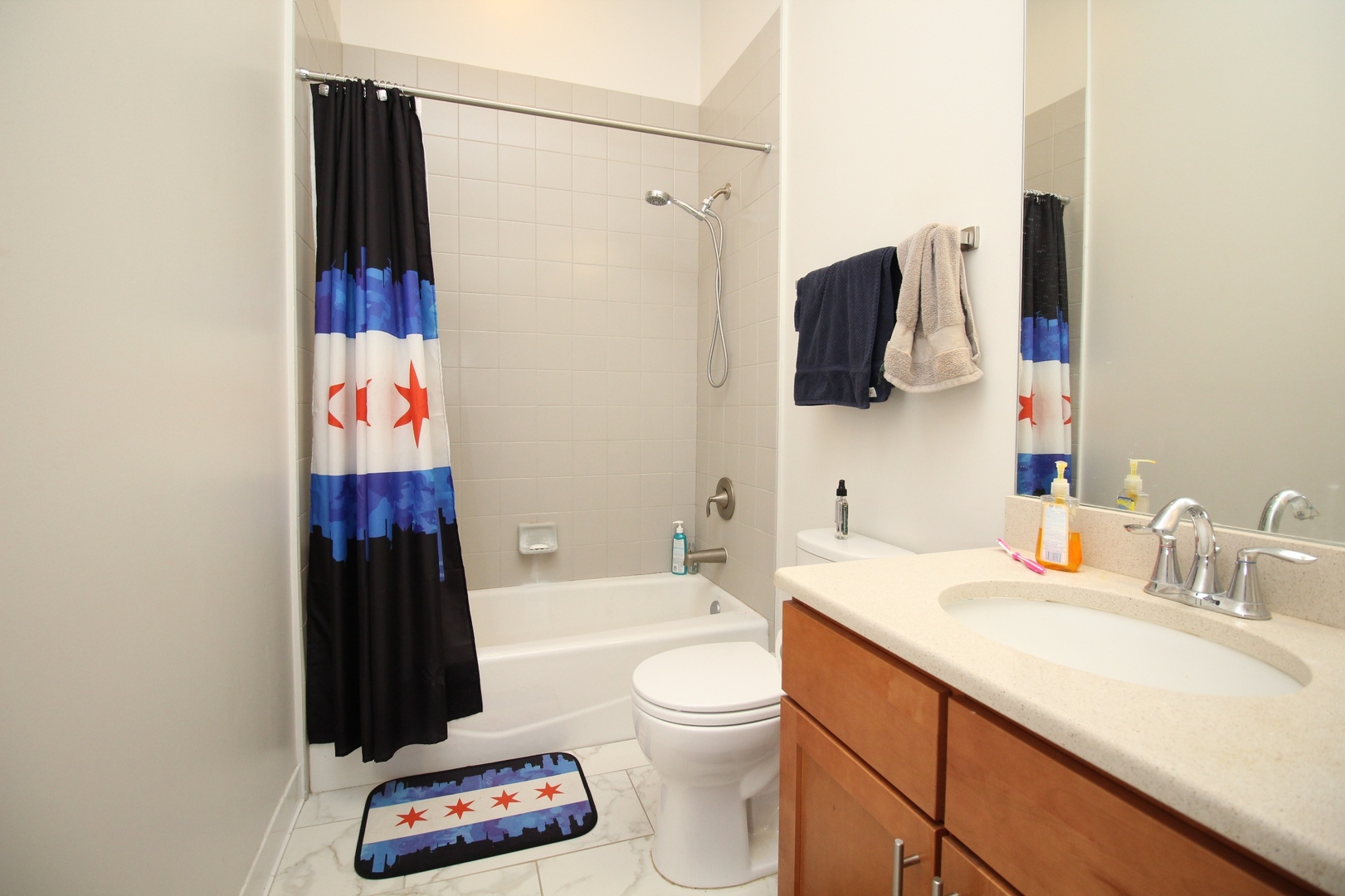 1540 W Fullerton Avenue Unit: 207