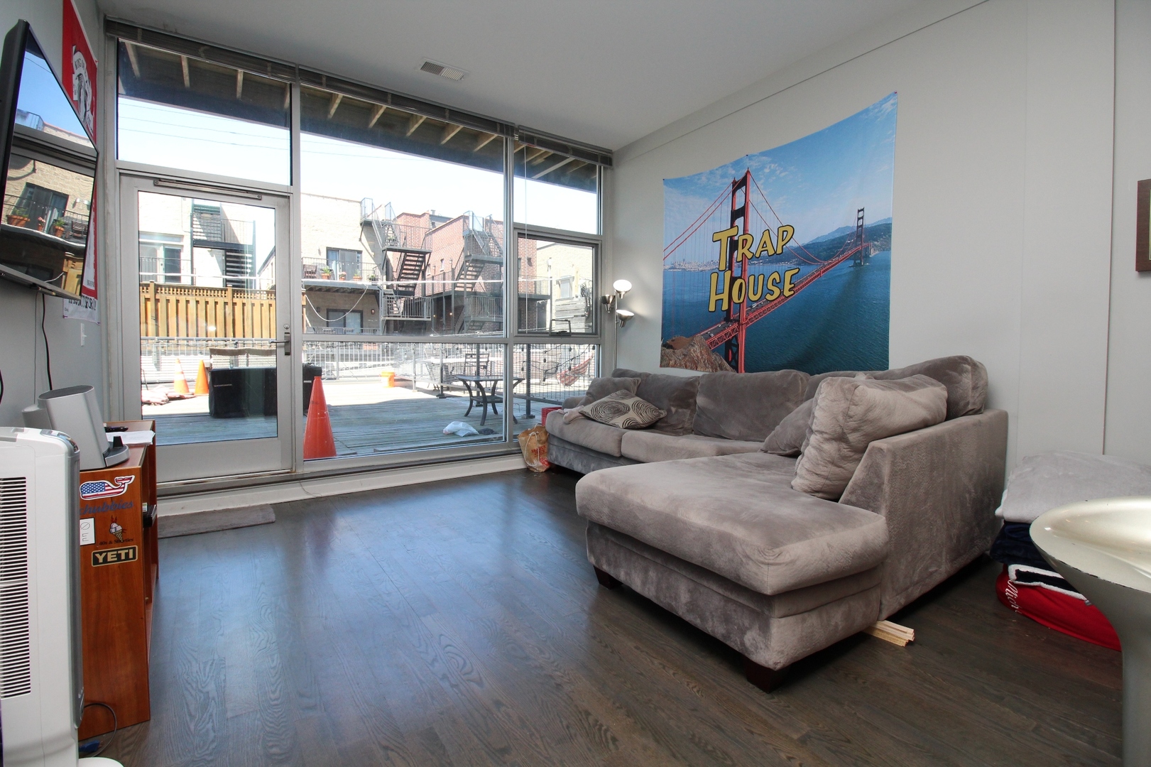 1540 W Fullerton Avenue Unit: 207