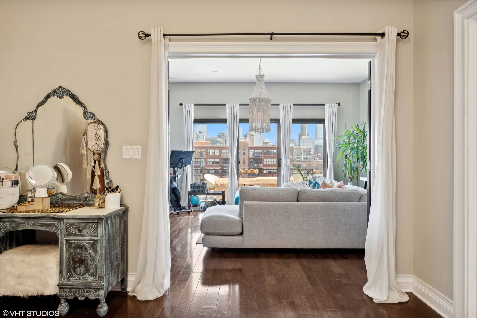 1330 W Monroe Street Unit: 409