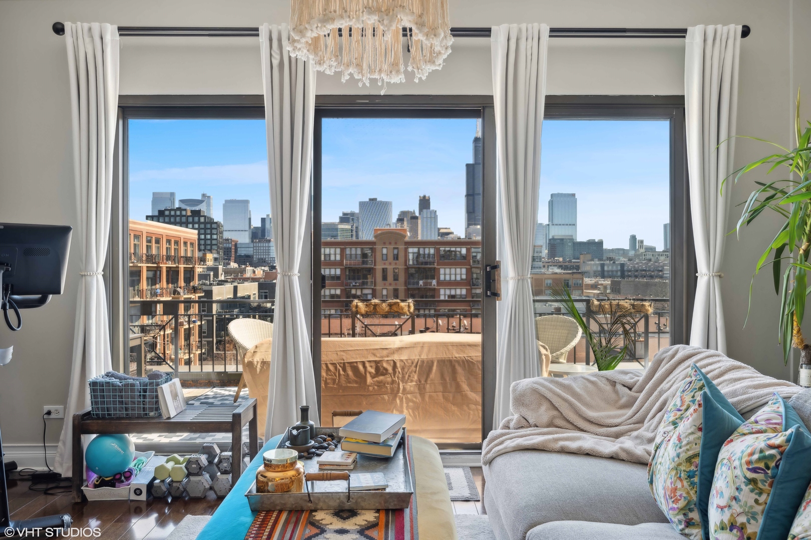 1330 W Monroe Street Unit: 409