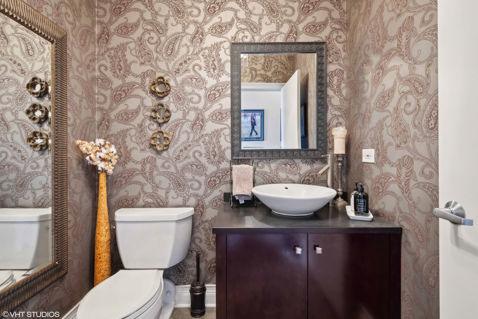 1330 W Monroe Street Unit: 409