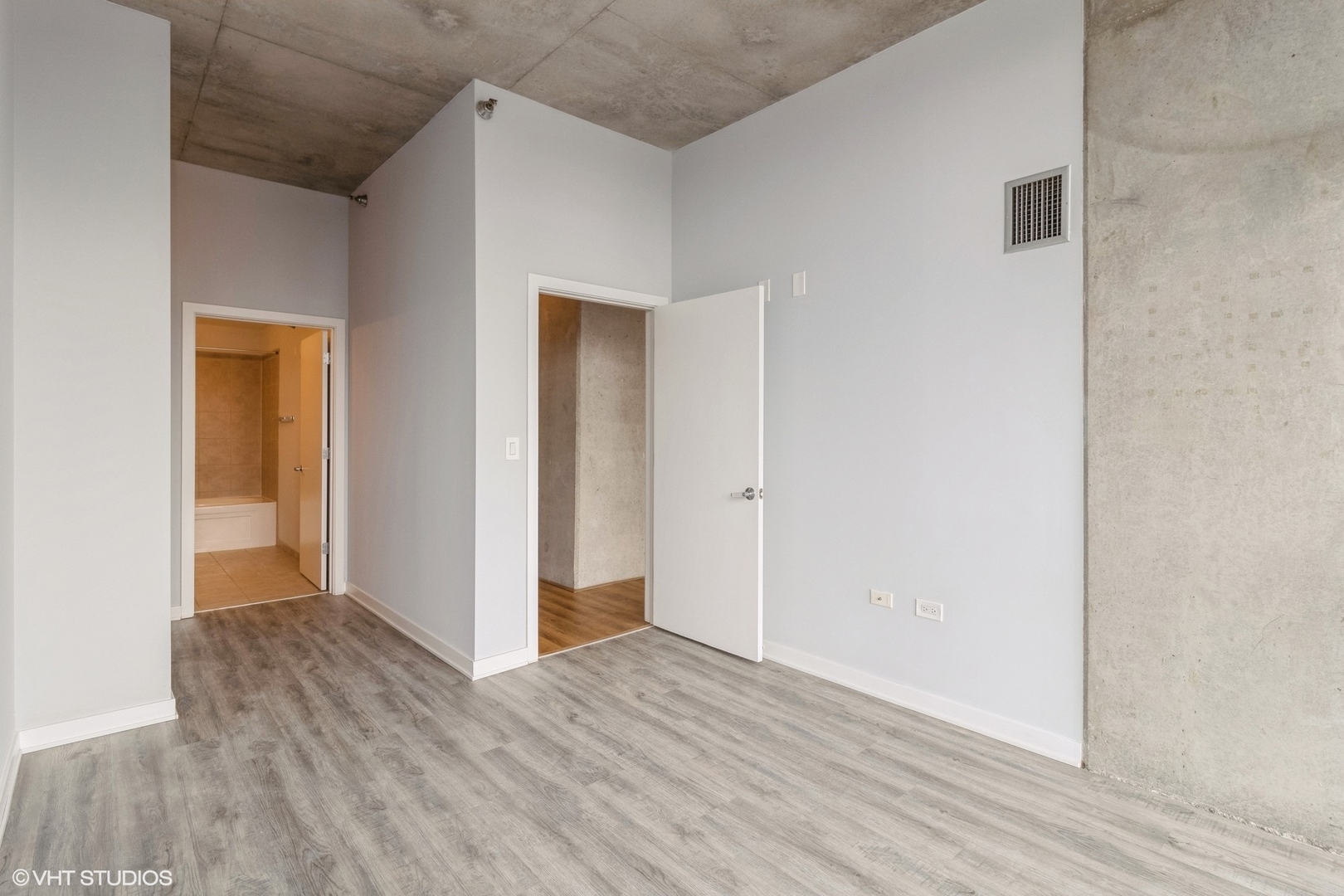 235 W Van Buren Street Unit: 2304