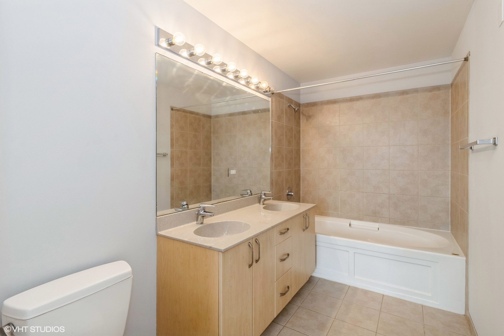 235 W Van Buren Street Unit: 2304