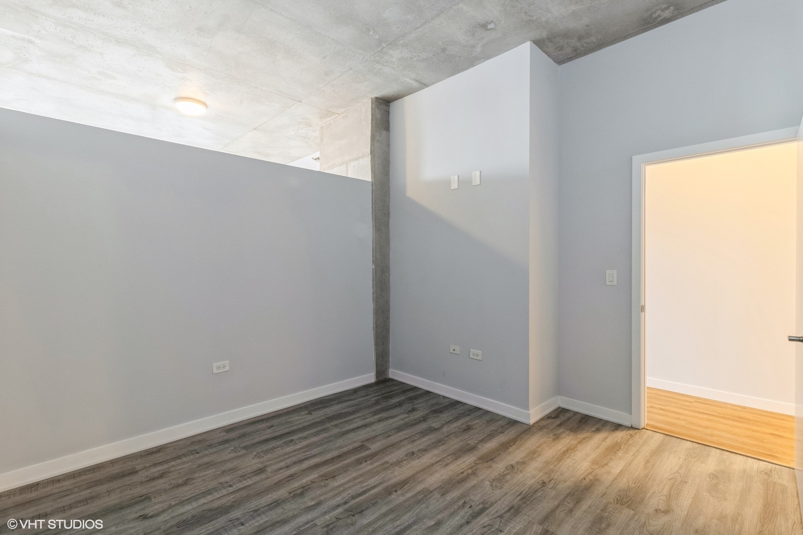 235 W Van Buren Street Unit: 2304