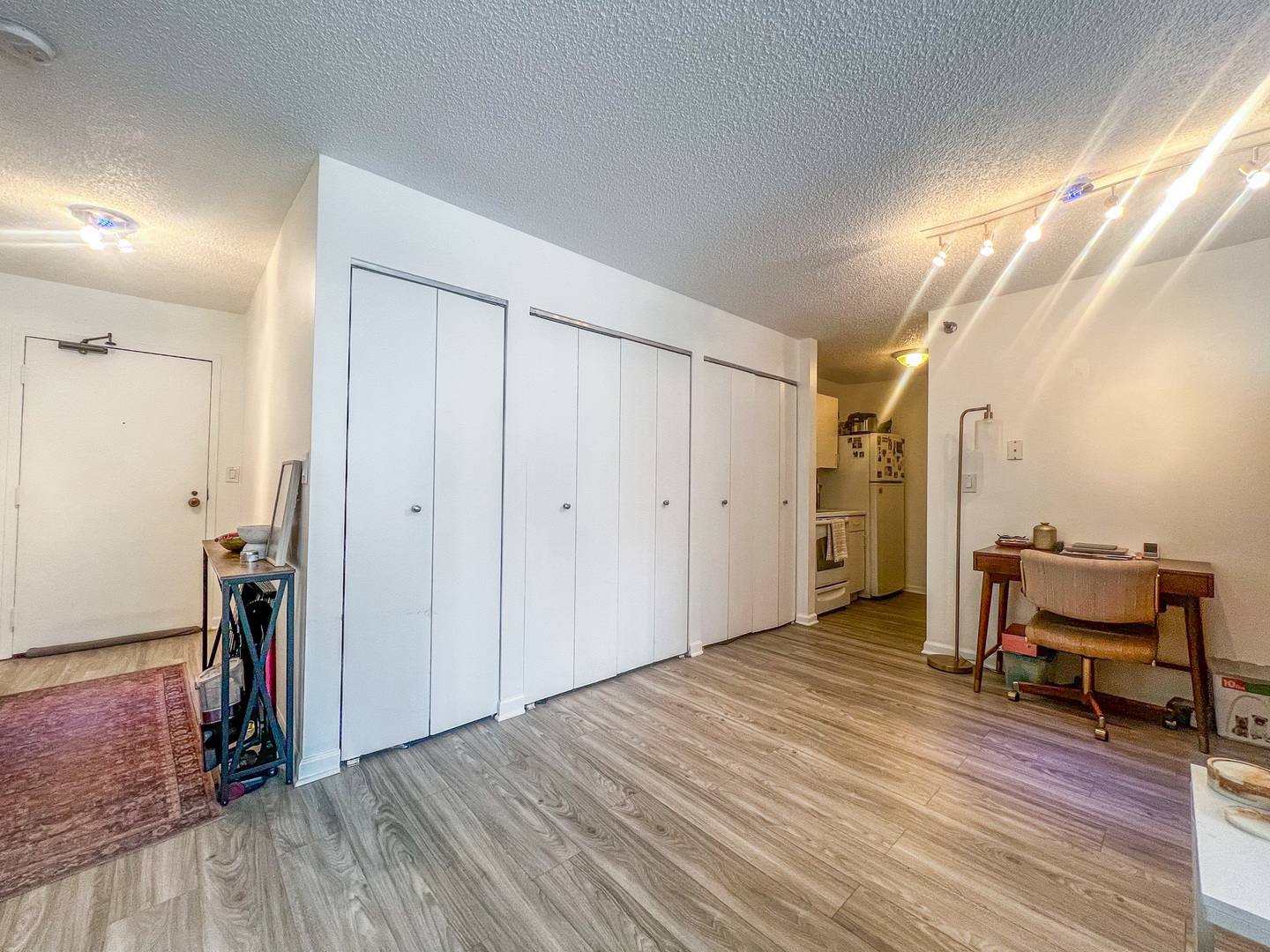 33 W Delaware Place Unit: 8E