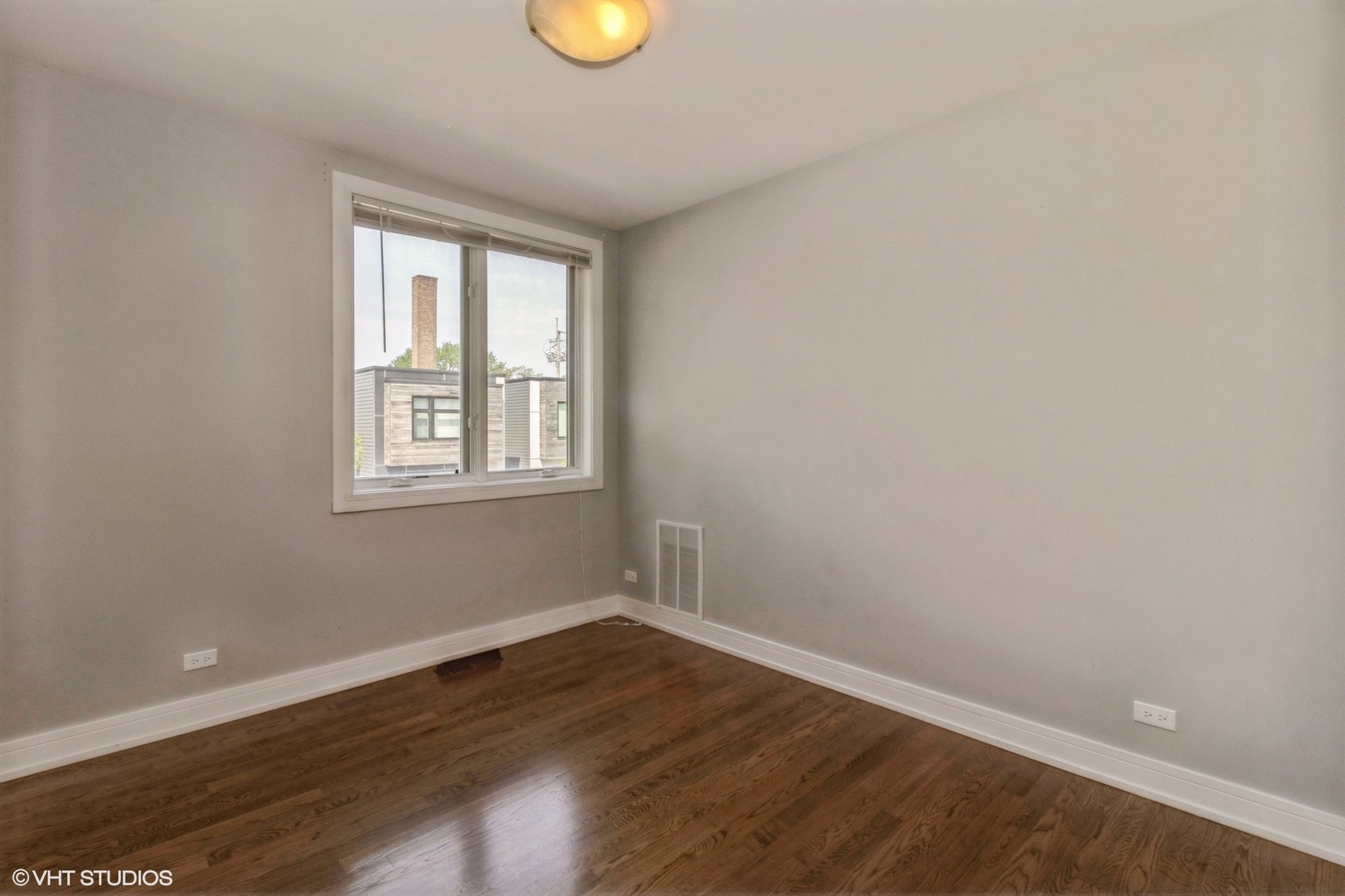 2822 W Chicago Avenue Unit: 2W