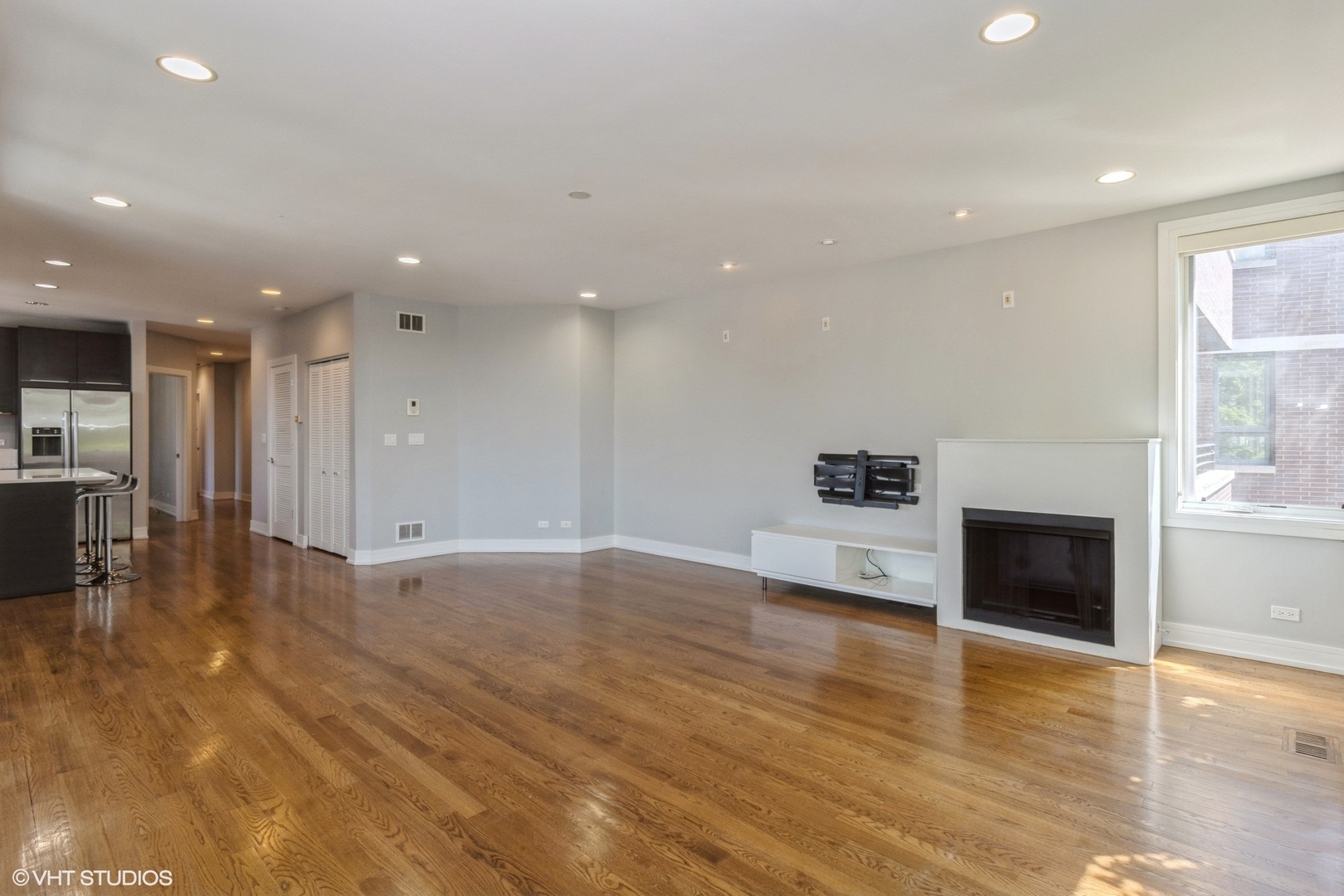 2822 W Chicago Avenue Unit: 2W