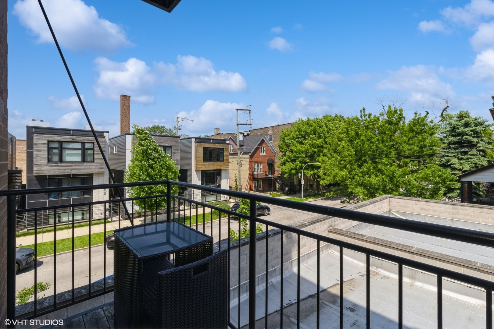 2822 W Chicago Avenue Unit: 2W