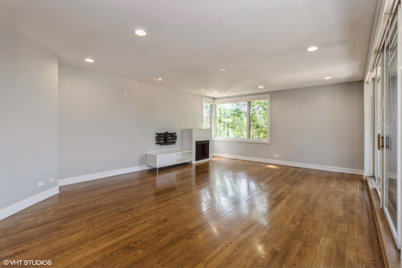 2822 W Chicago Avenue Unit: 2W