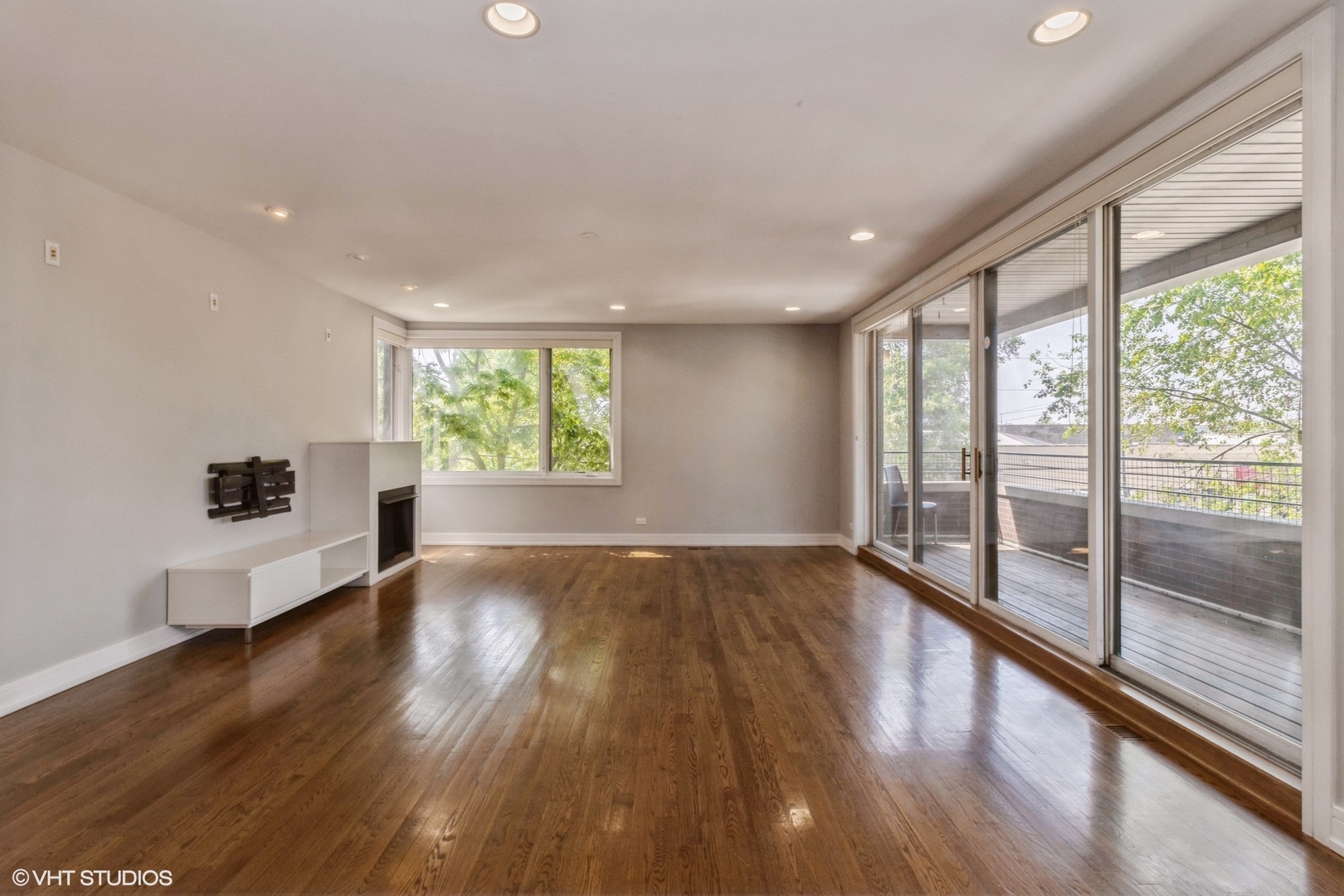 2822 W Chicago Avenue Unit: 2W