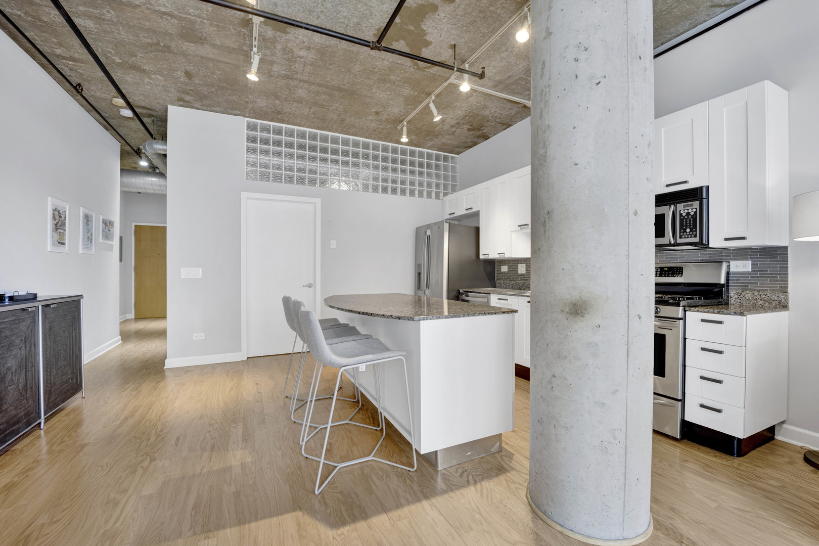 111 S MORGAN Street Unit: 411