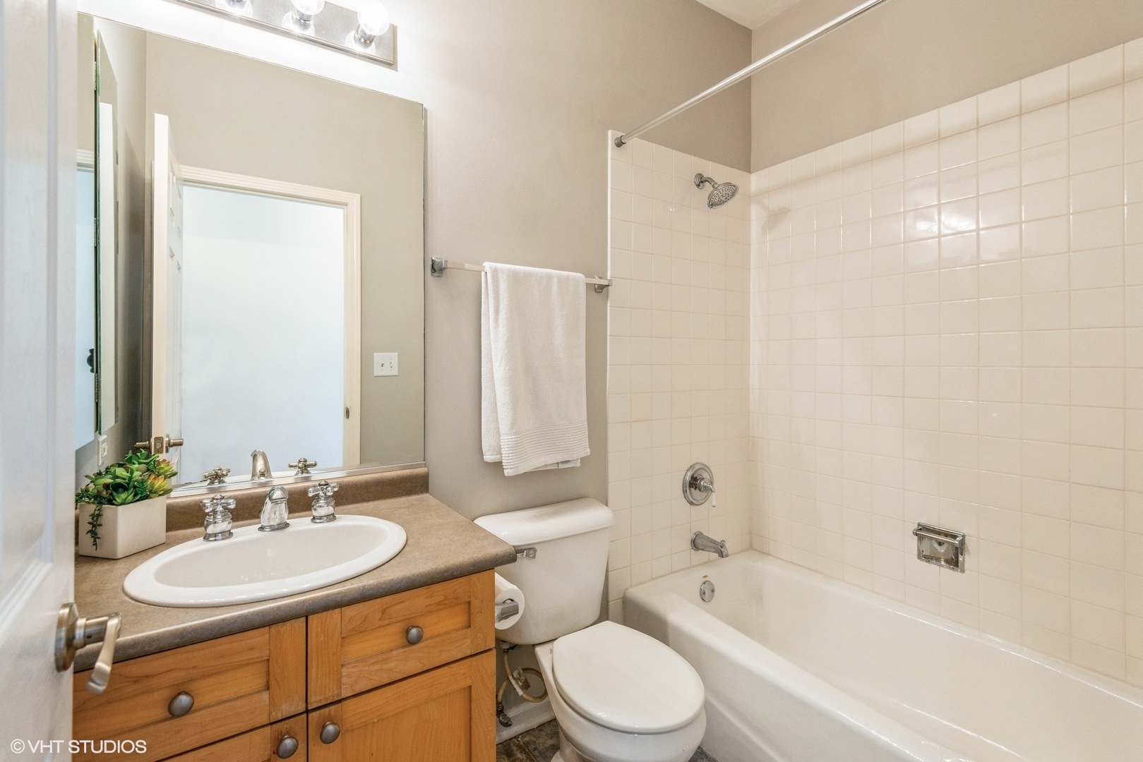 300 W Scott Street Unit: 503