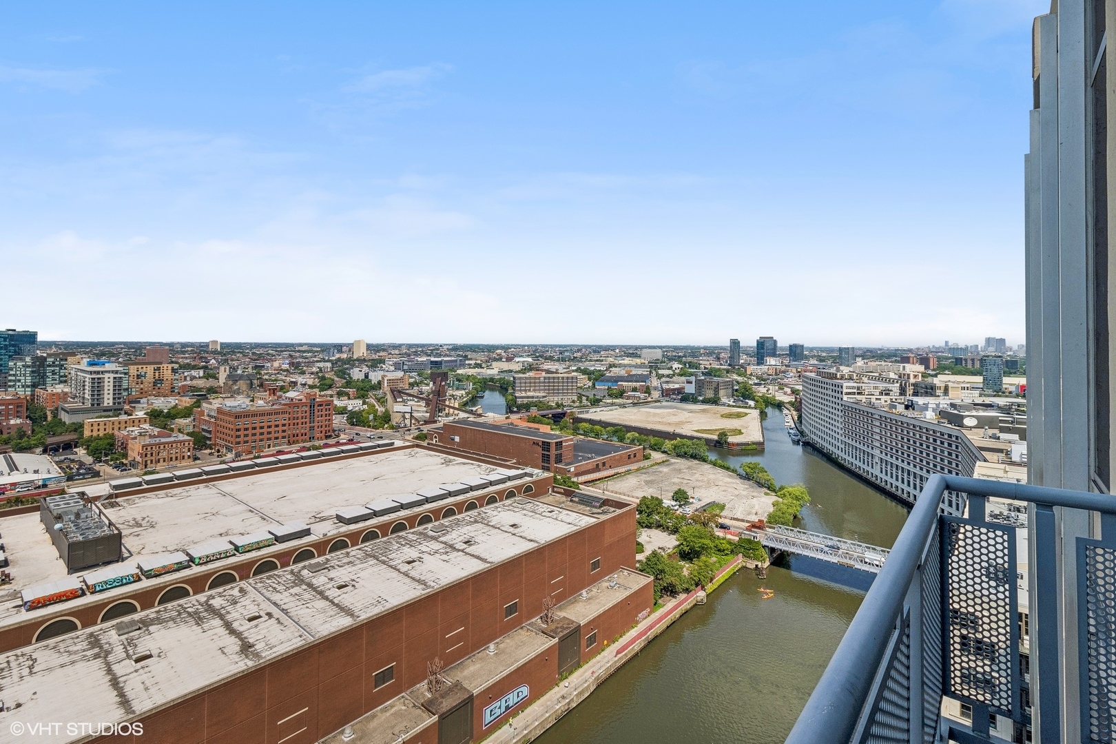 700 N Larrabee Street Unit: 2015