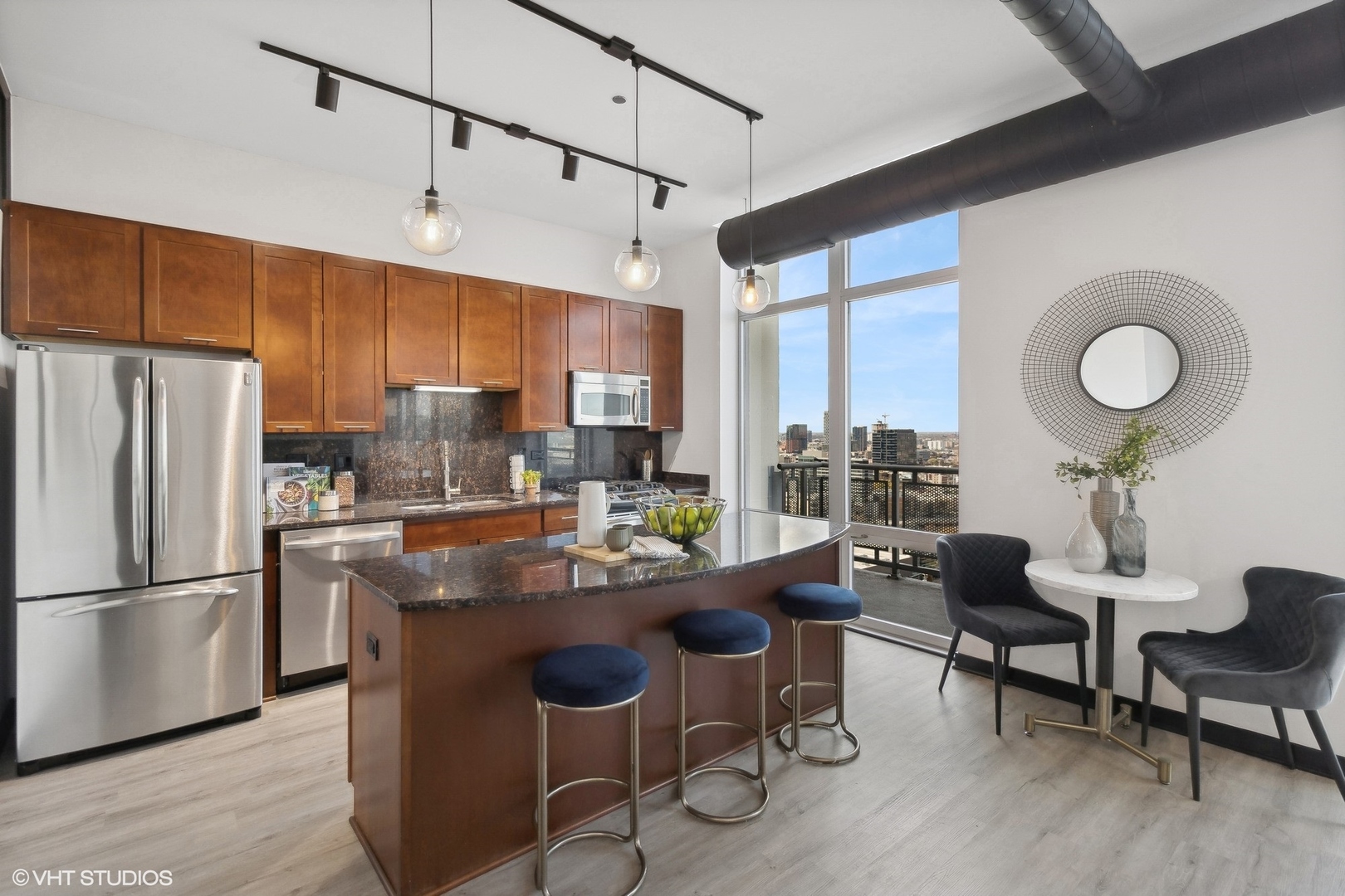 700 N Larrabee Street Unit: 2015