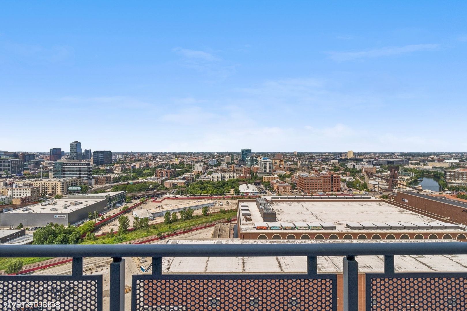 700 N Larrabee Street Unit: 2015
