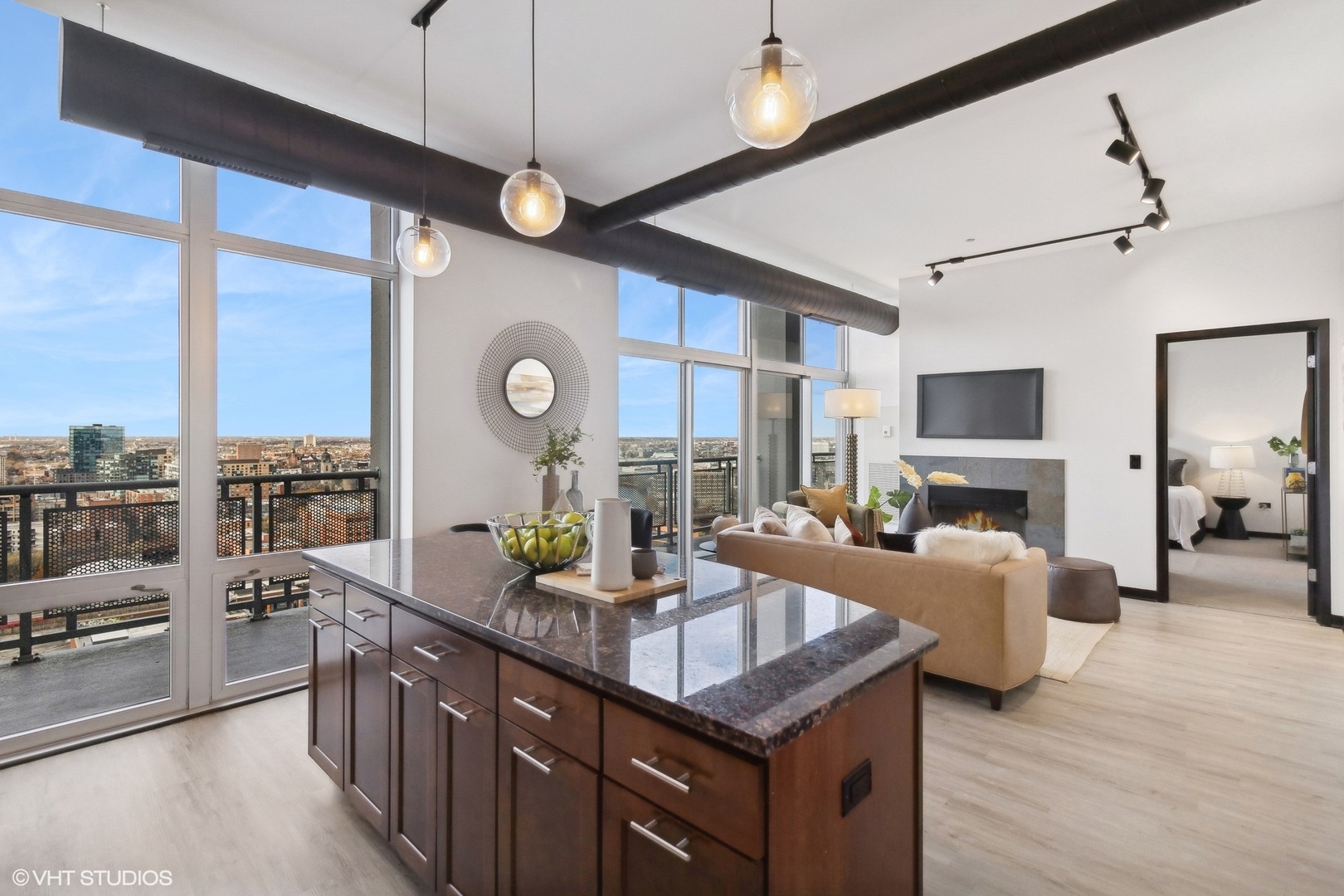 700 N Larrabee Street Unit: 2015
