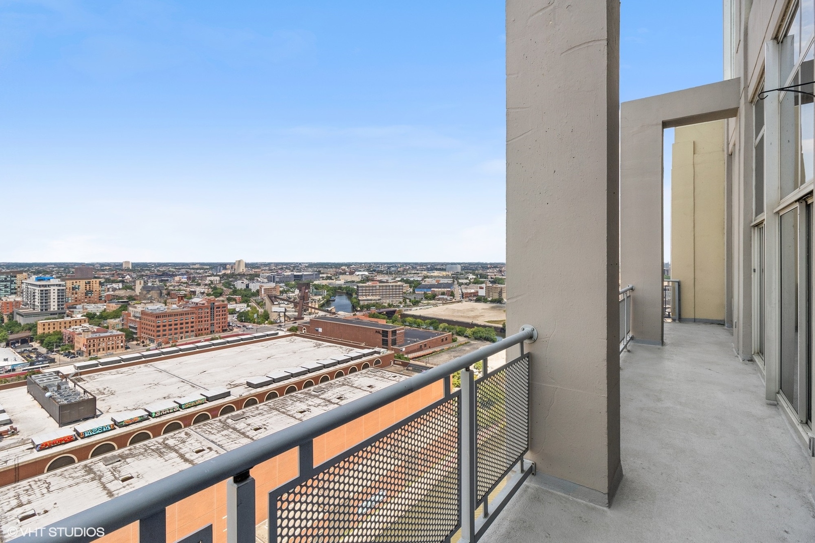 700 N Larrabee Street Unit: 2015