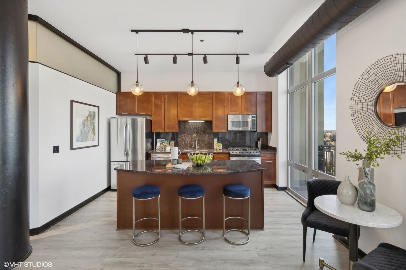 700 N Larrabee Street Unit: 2015