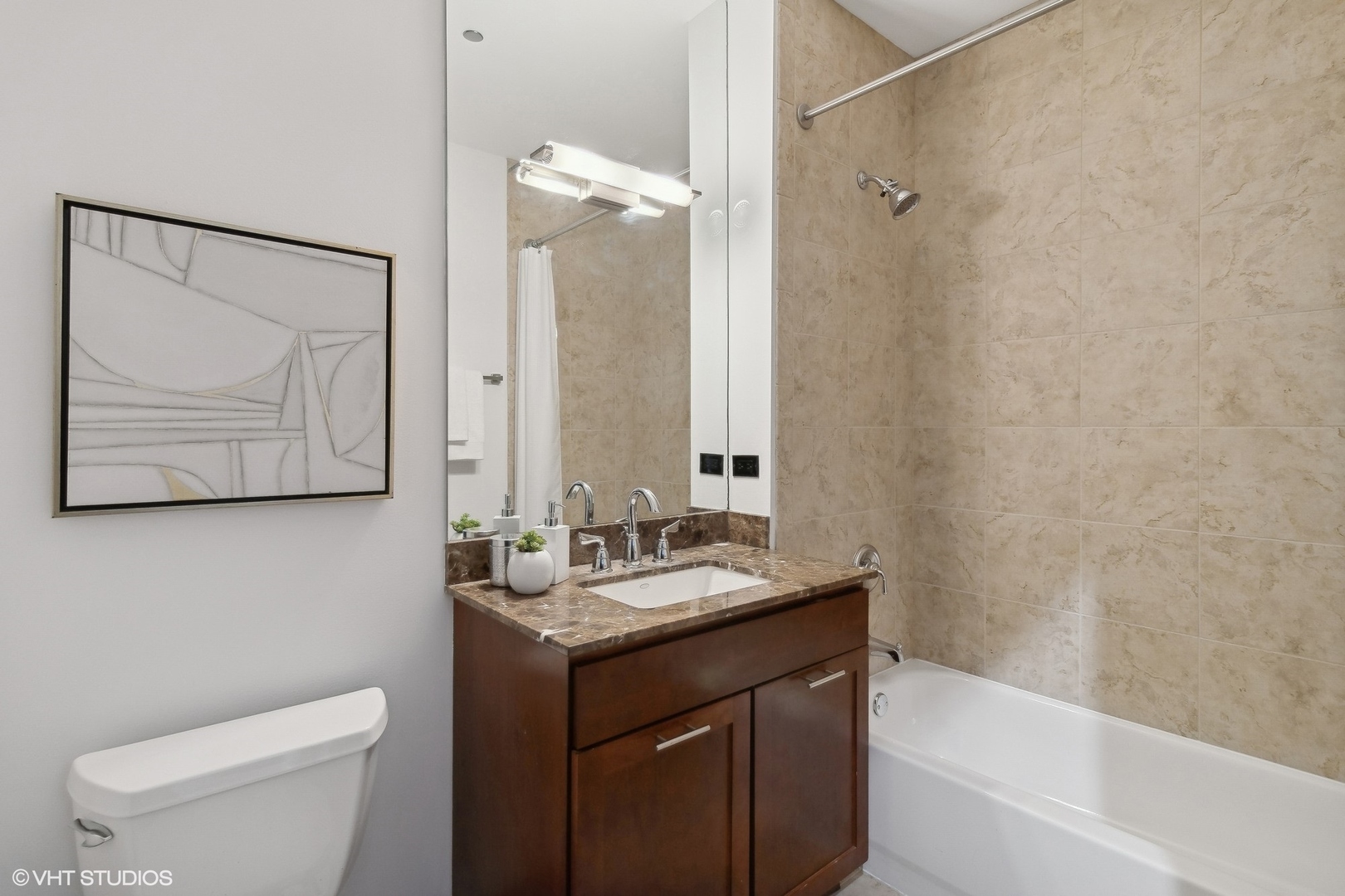 700 N Larrabee Street Unit: 2015