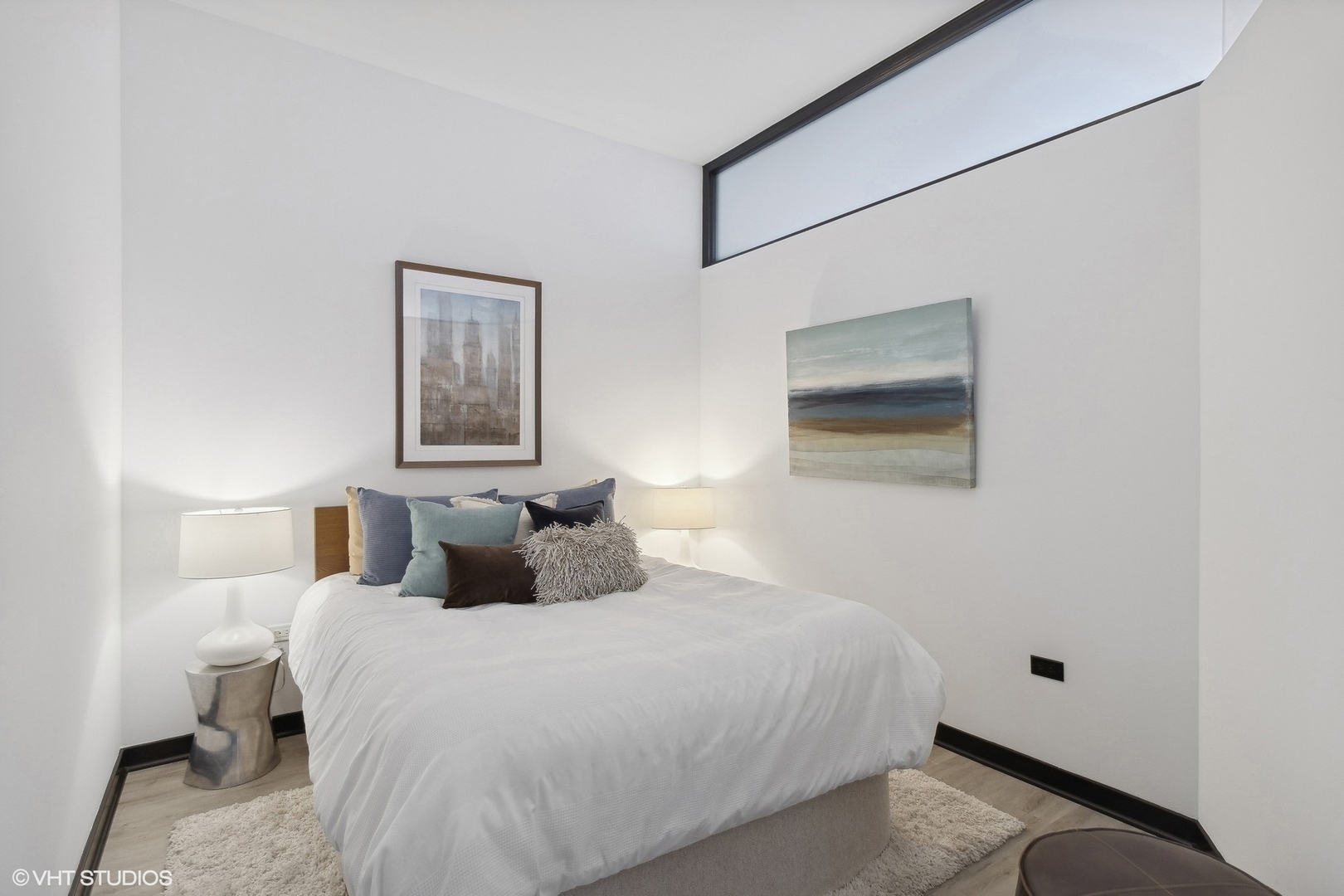 700 N Larrabee Street Unit: 2015