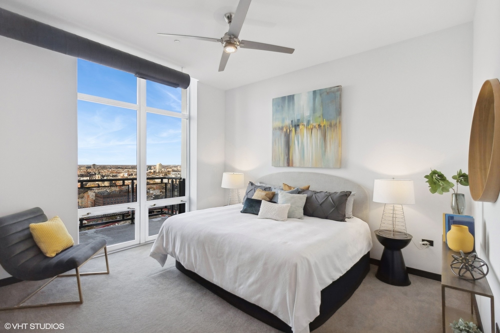 700 N Larrabee Street Unit: 2015
