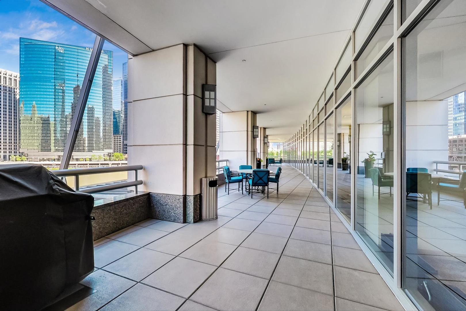 333 N CANAL Street Unit: 1606