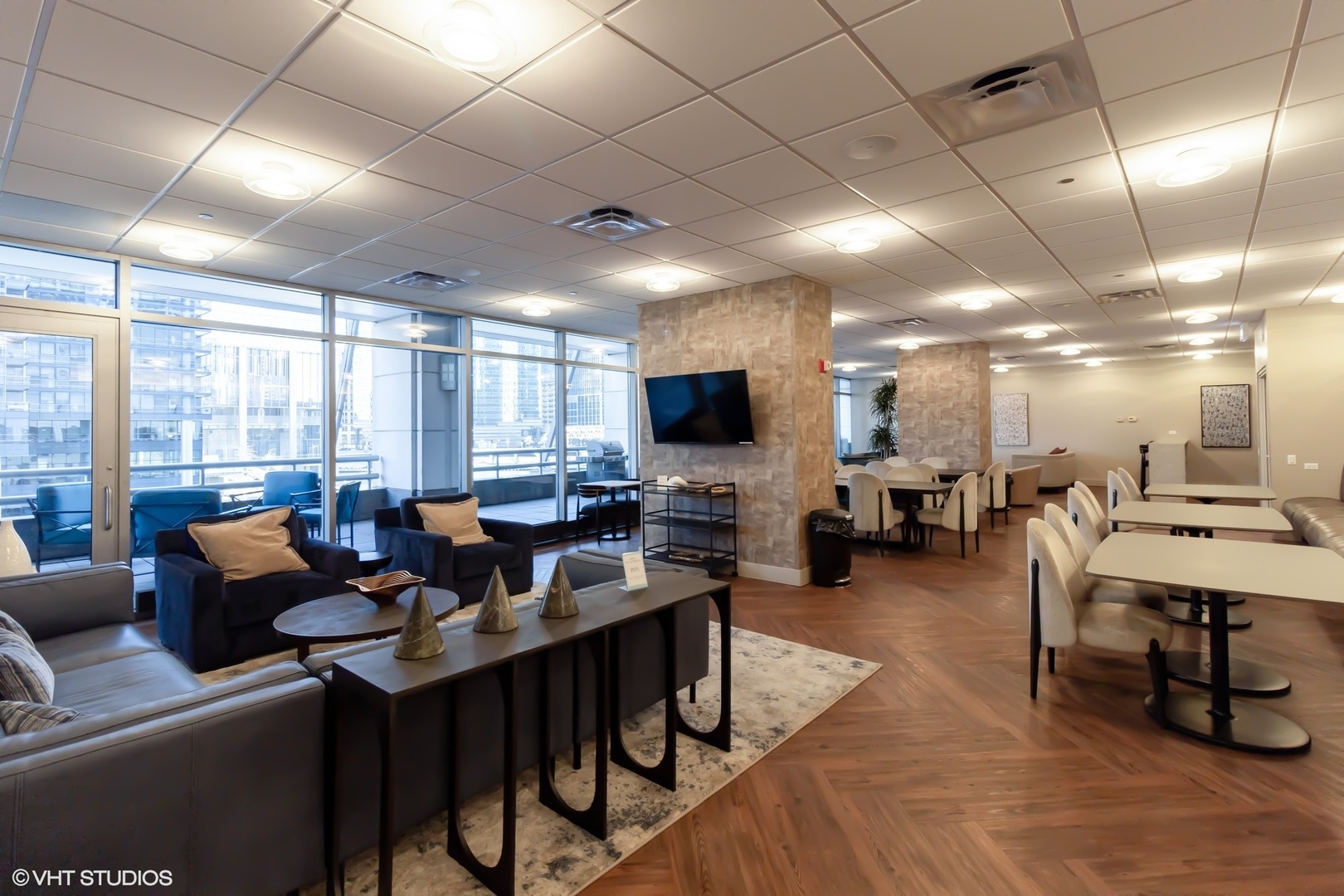 333 N CANAL Street Unit: 1606