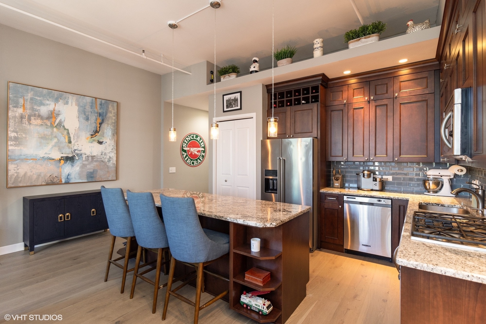 333 N CANAL Street Unit: 1606