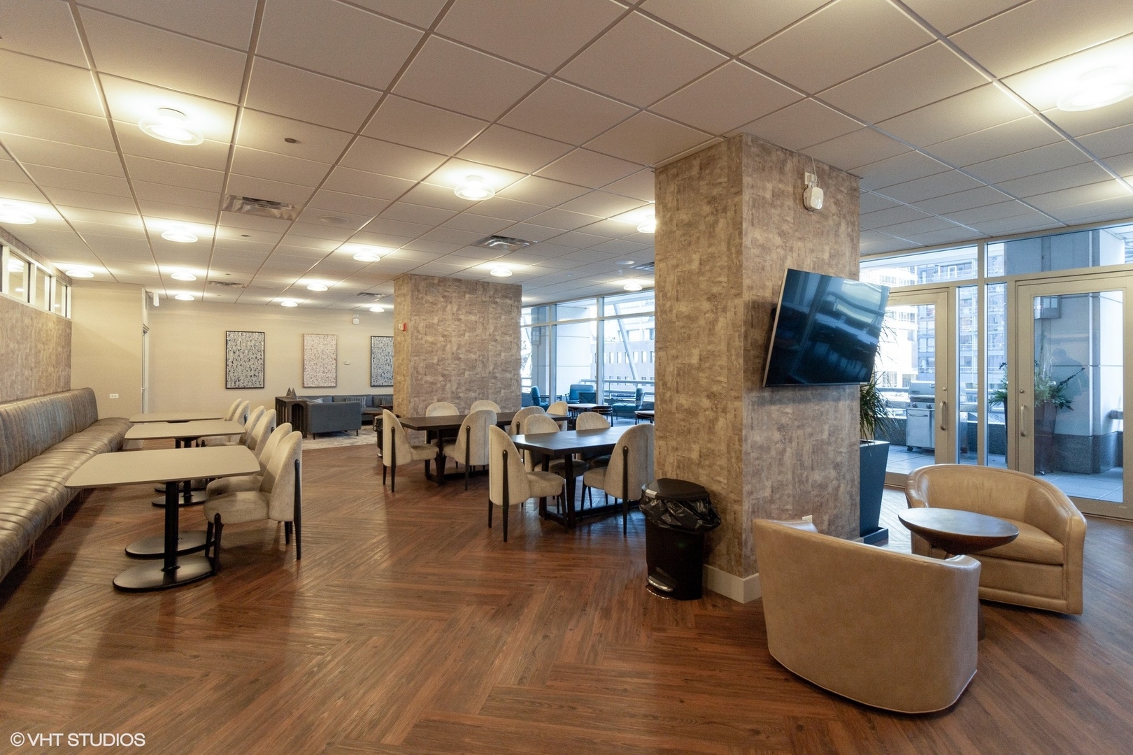333 N CANAL Street Unit: 1606