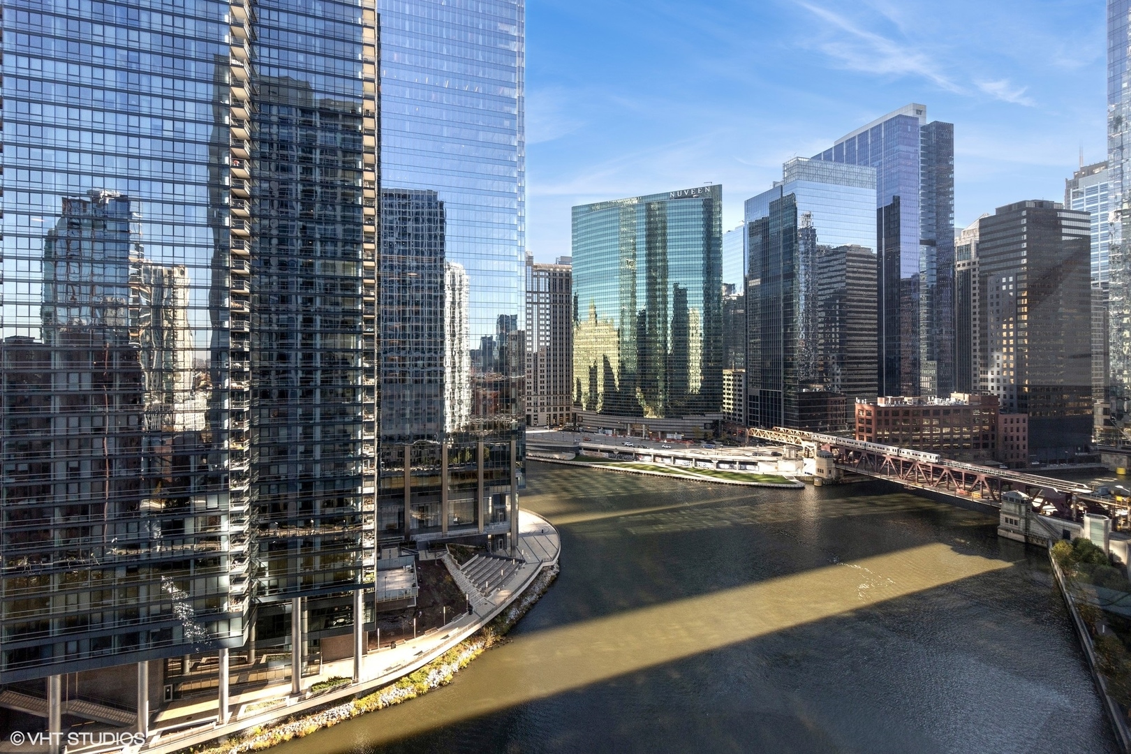 333 N CANAL Street Unit: 1606