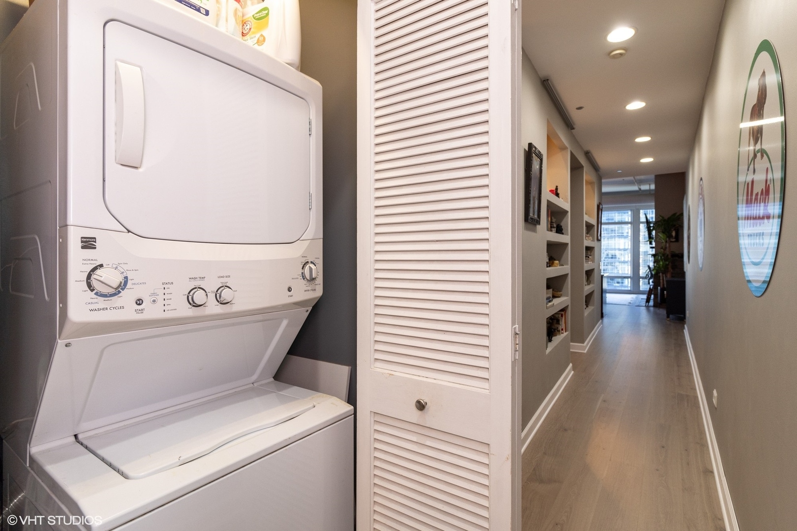 333 N CANAL Street Unit: 1606