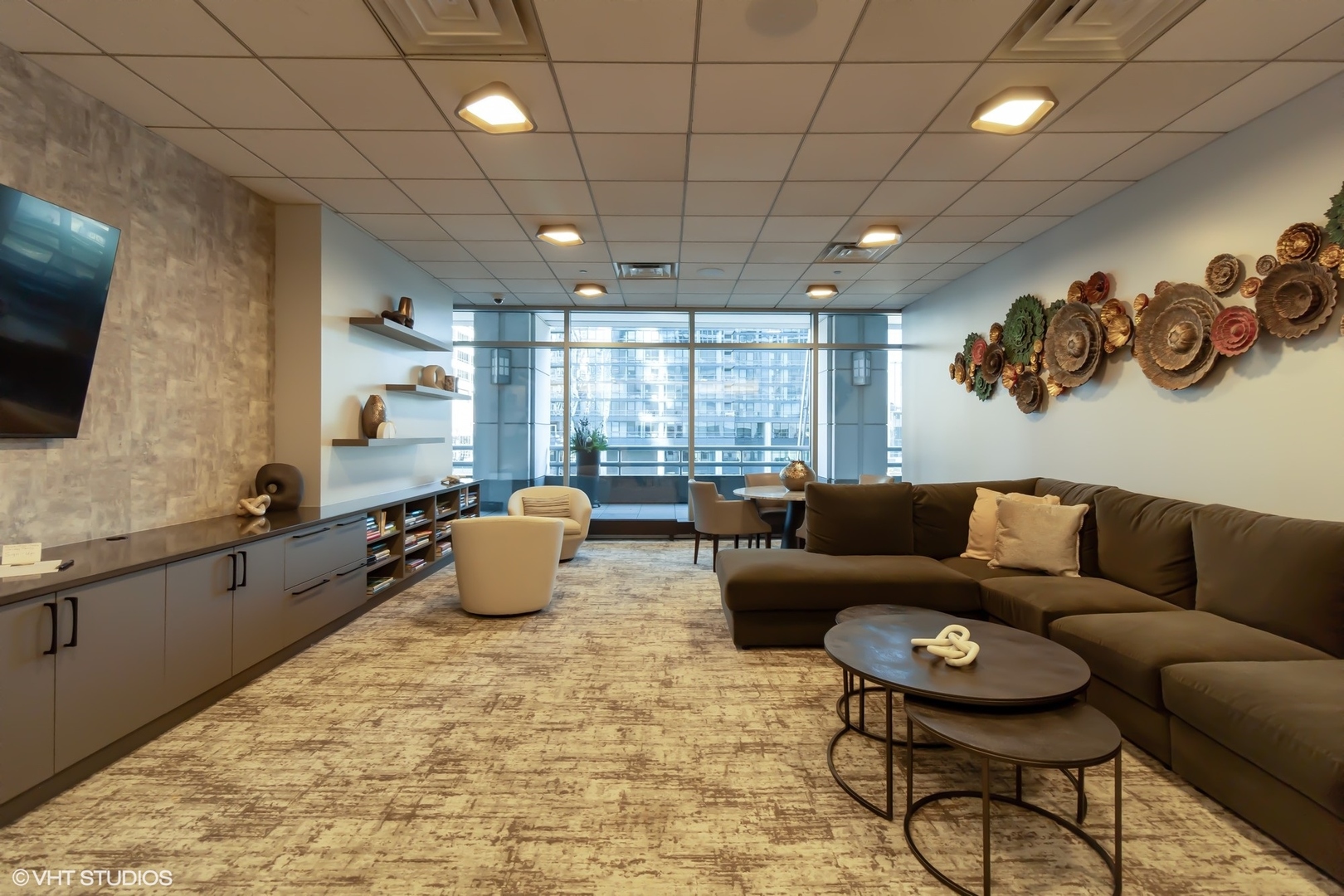 333 N CANAL Street Unit: 1606