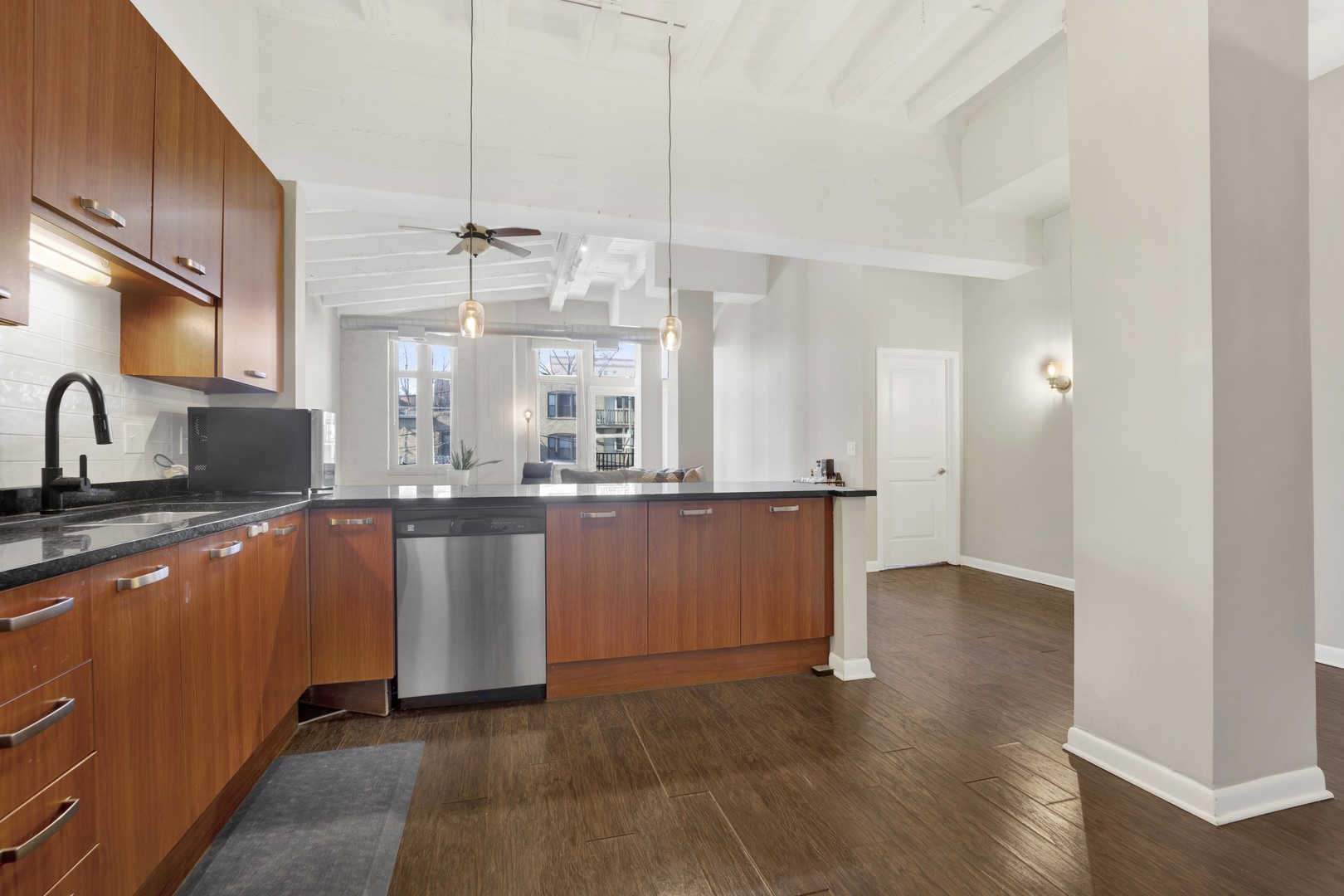 1225 W Morse Avenue Unit: 201