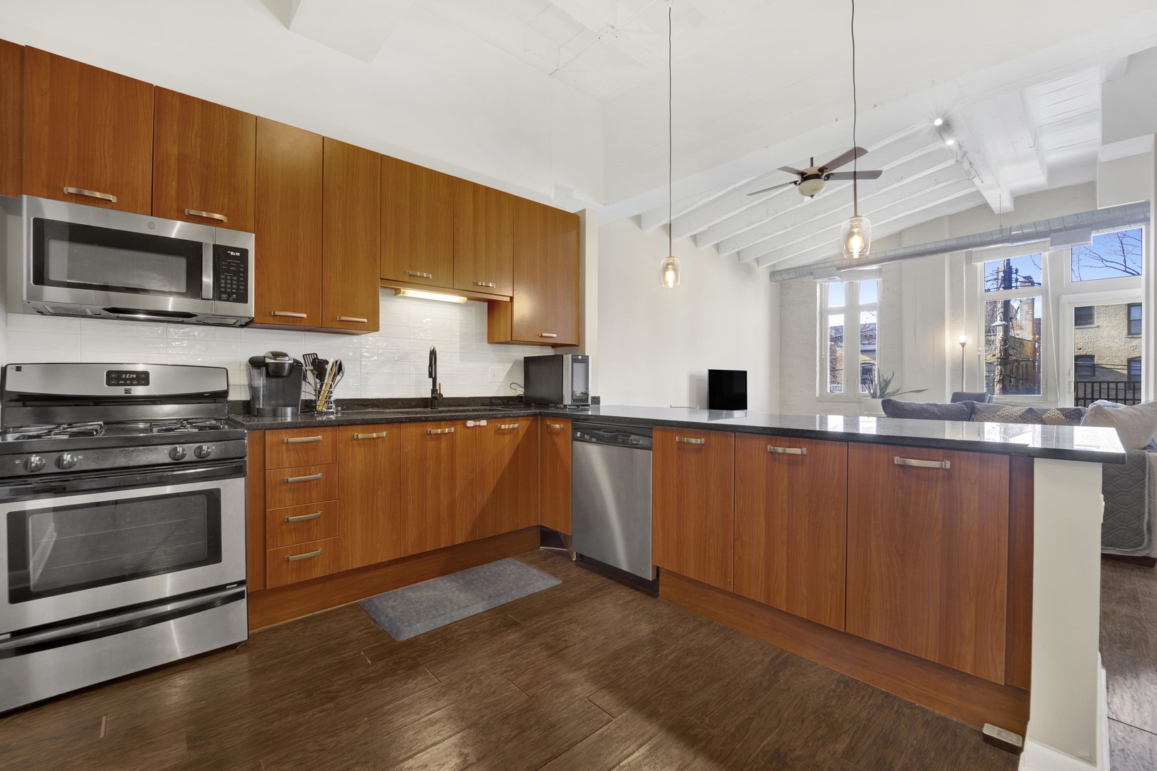 1225 W Morse Avenue Unit: 201