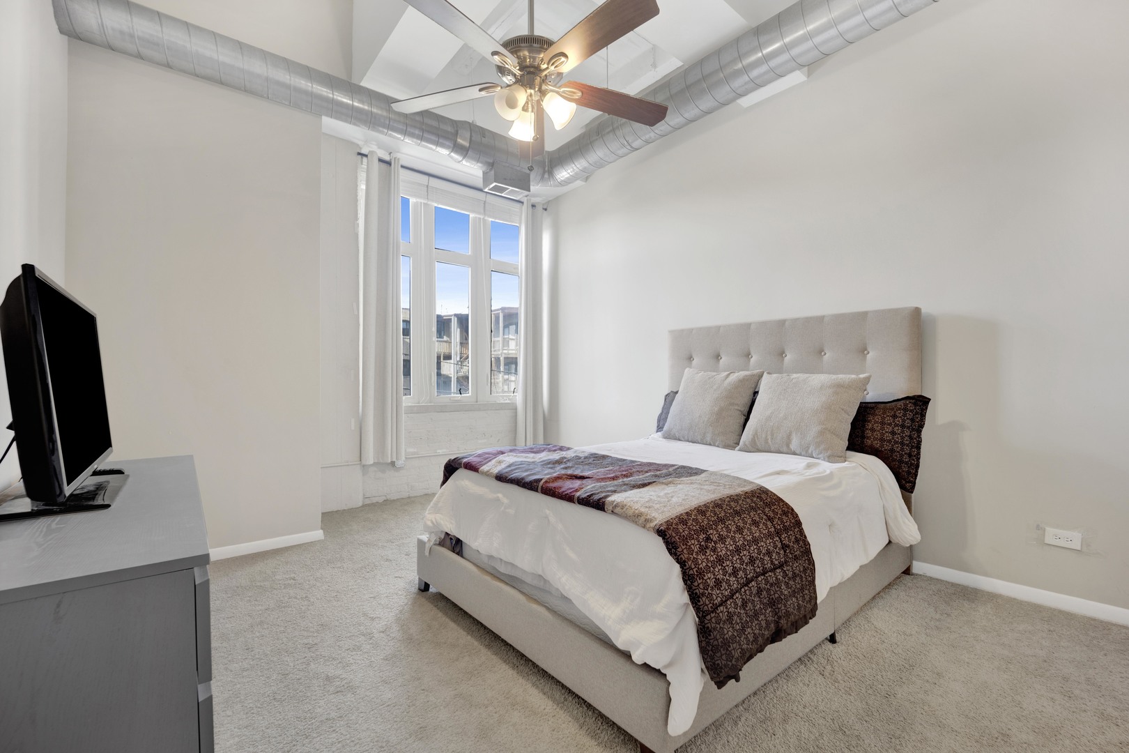 1225 W Morse Avenue Unit: 201