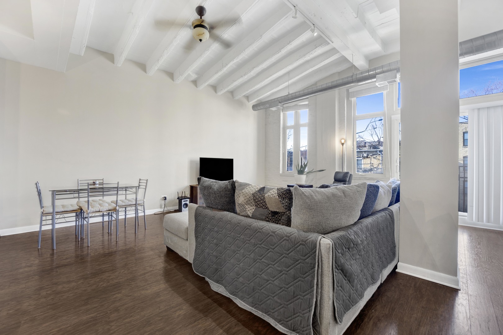 1225 W Morse Avenue Unit: 201