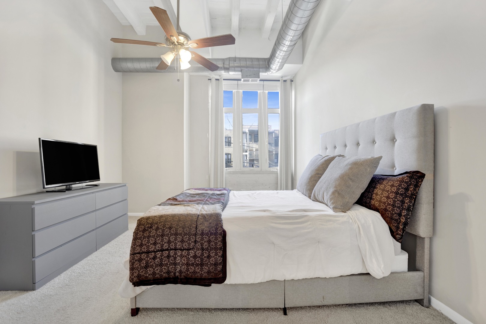 1225 W Morse Avenue Unit: 201