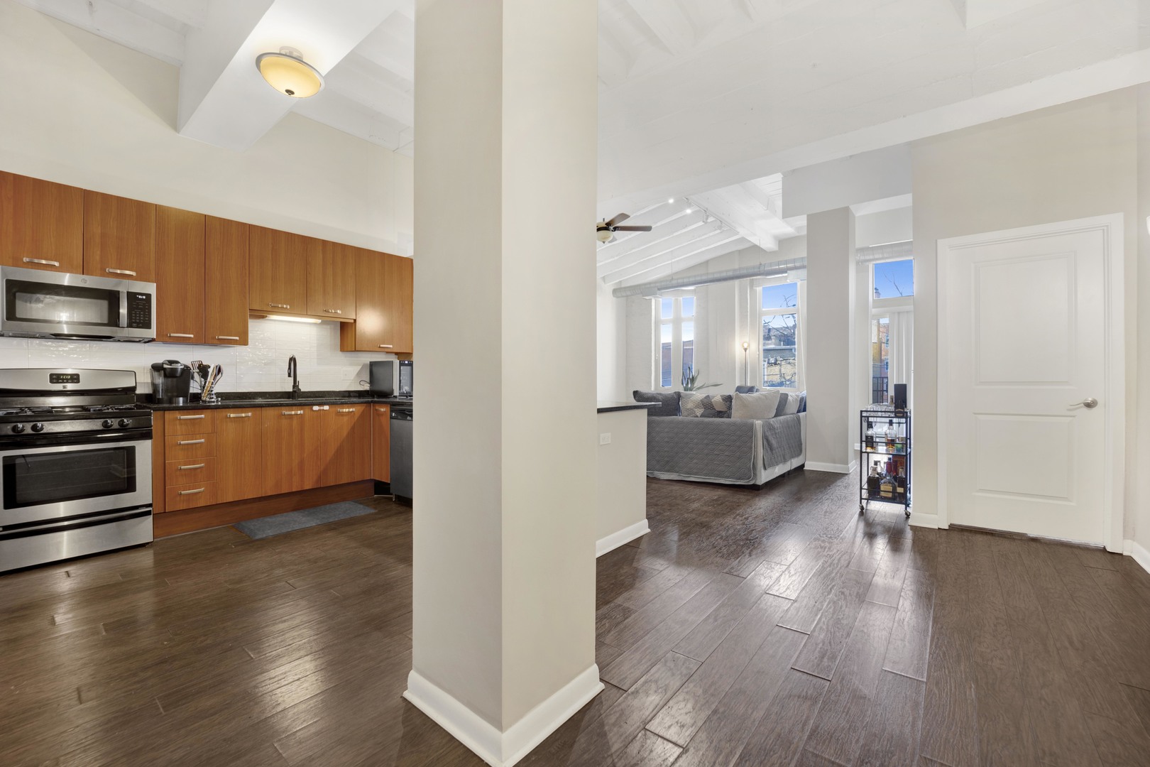 1225 W Morse Avenue Unit: 201