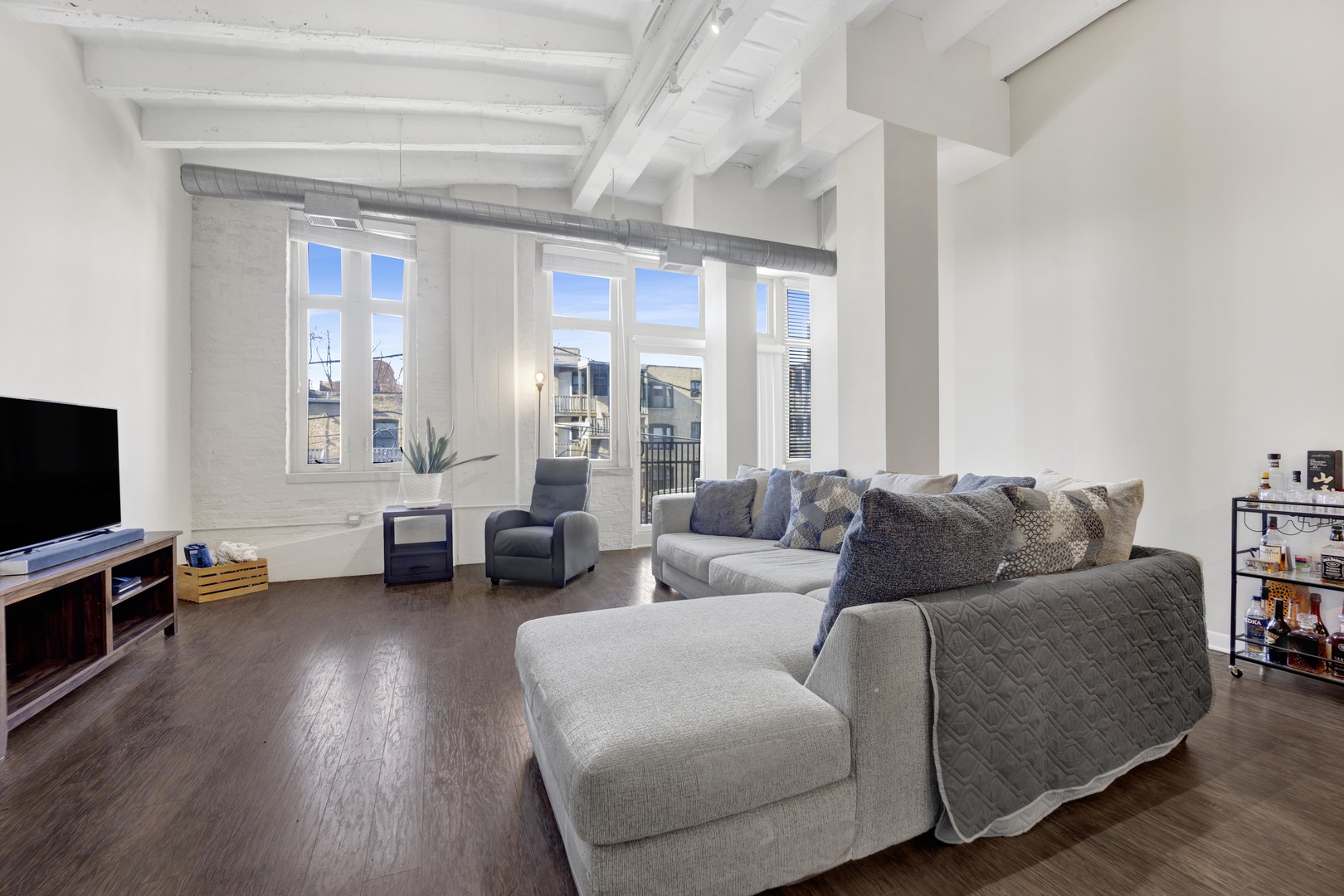 1225 W Morse Avenue Unit: 201