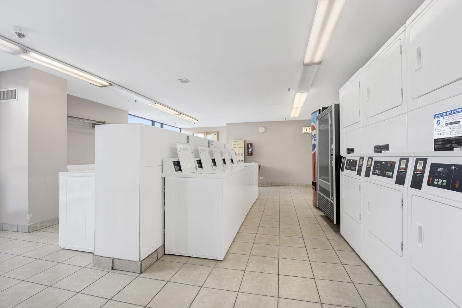 1122 N Clark Street Unit: 3904