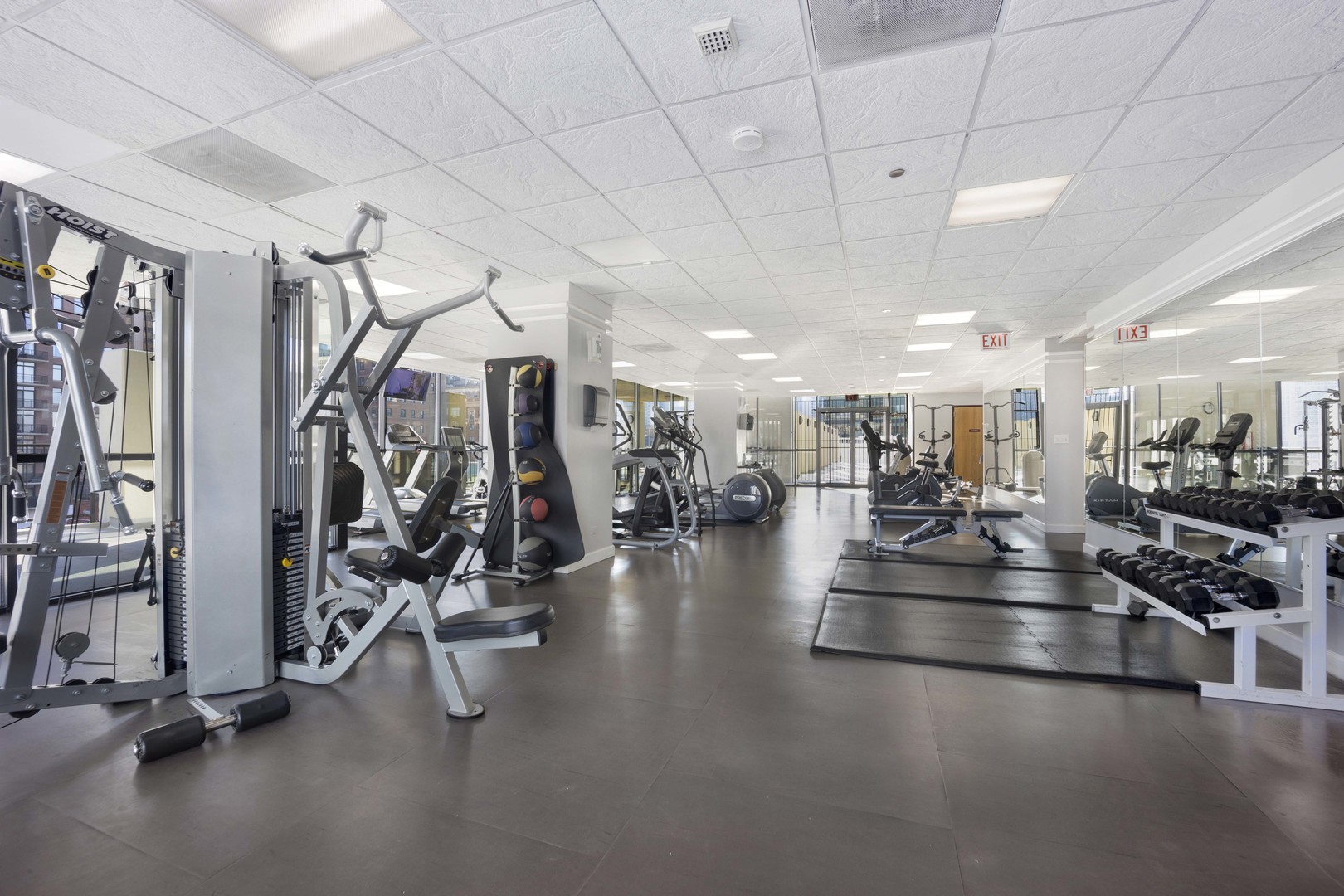 1122 N Clark Street Unit: 3904