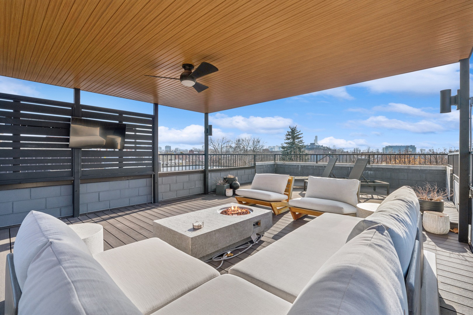 1242 W Webster Avenue Unit: B