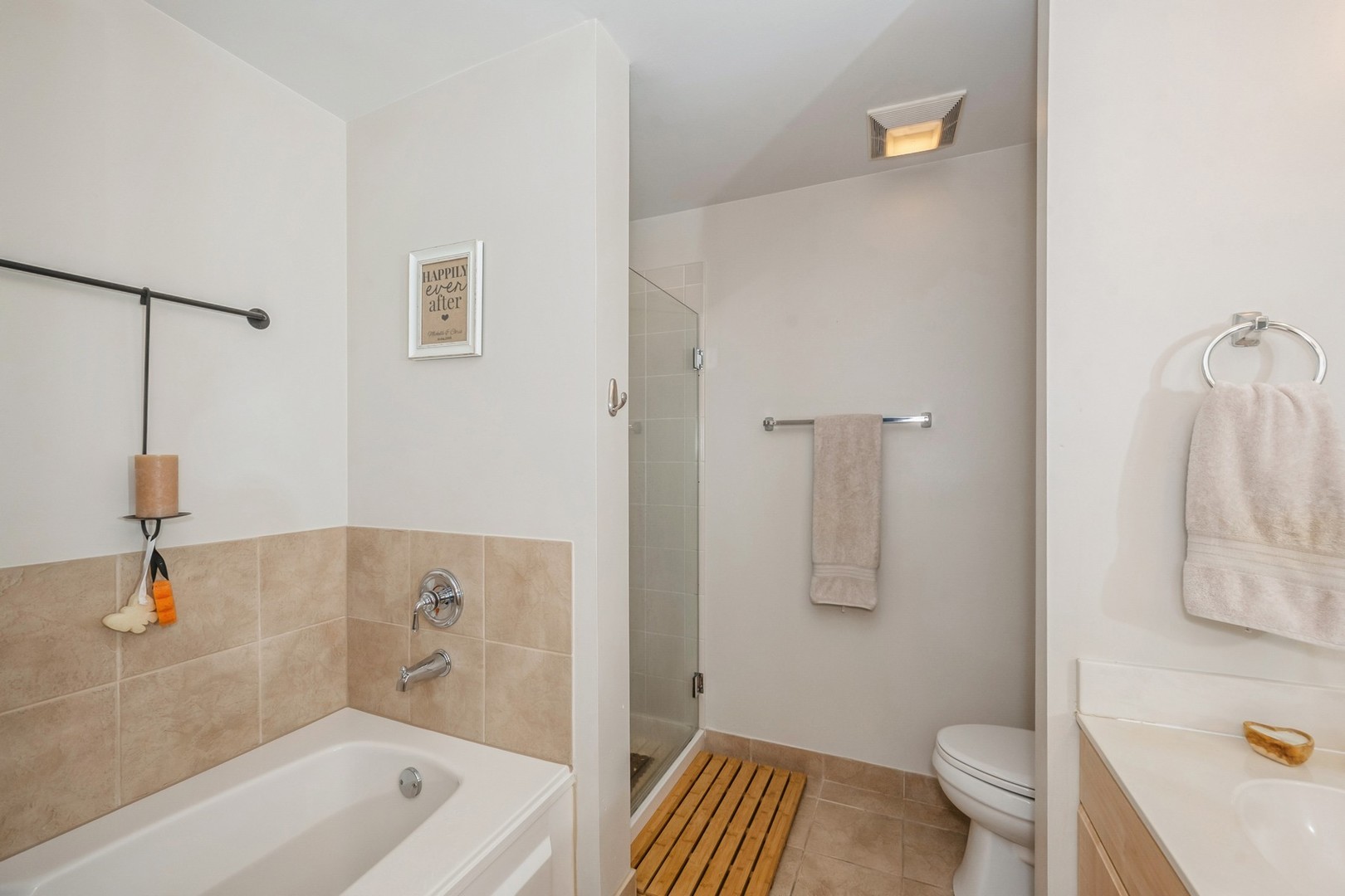 520 W HURON Street Unit: 415