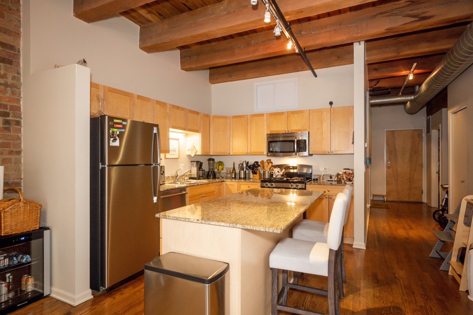 520 W HURON Street Unit: 415