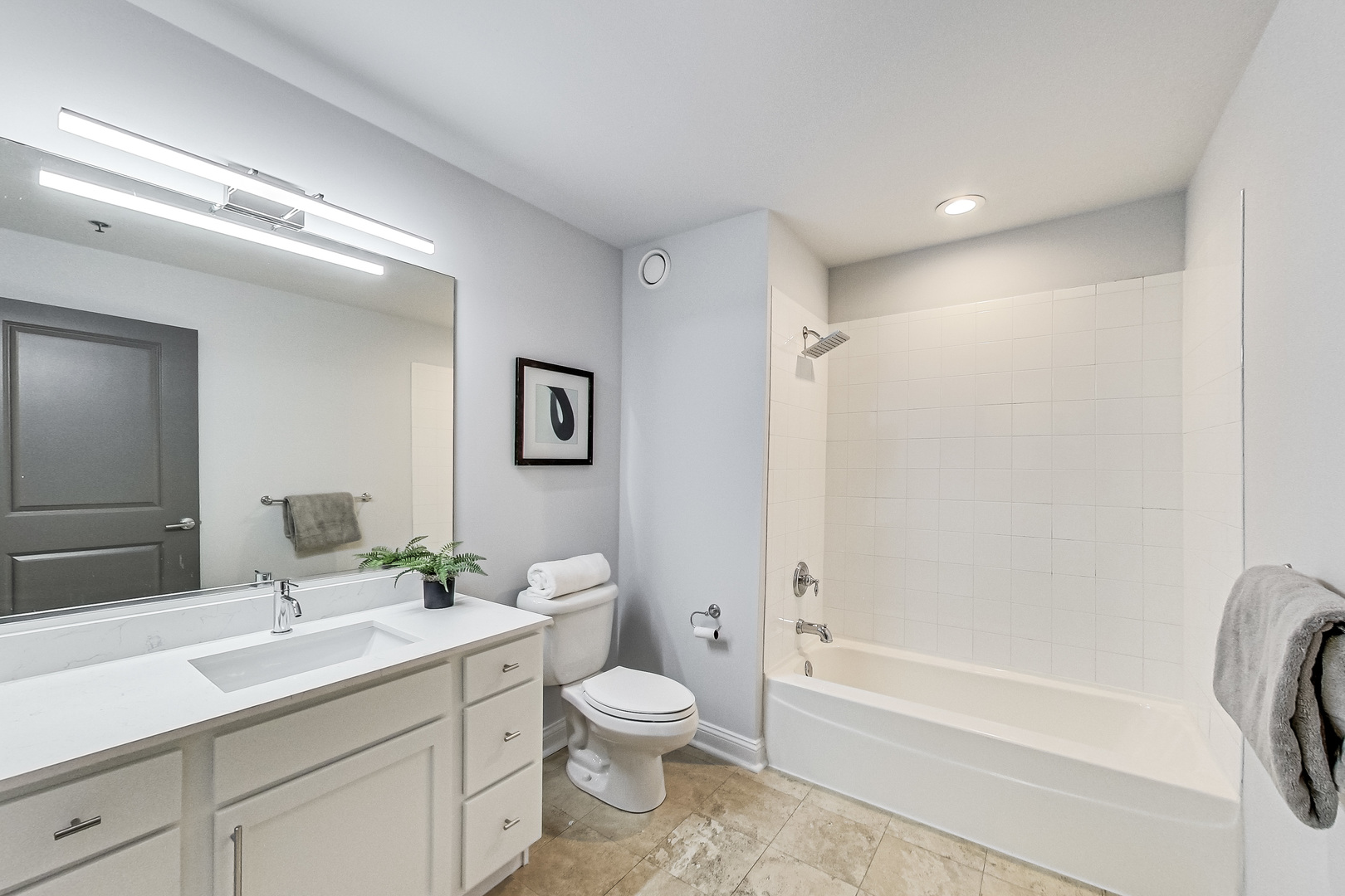230 W Division Street Unit: 904