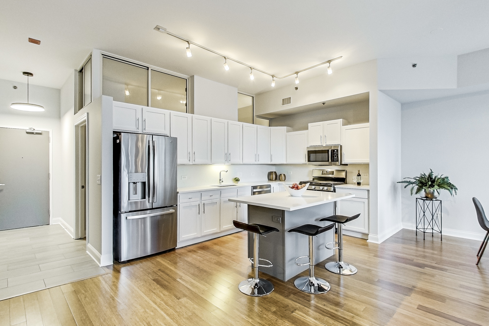 230 W Division Street Unit: 904