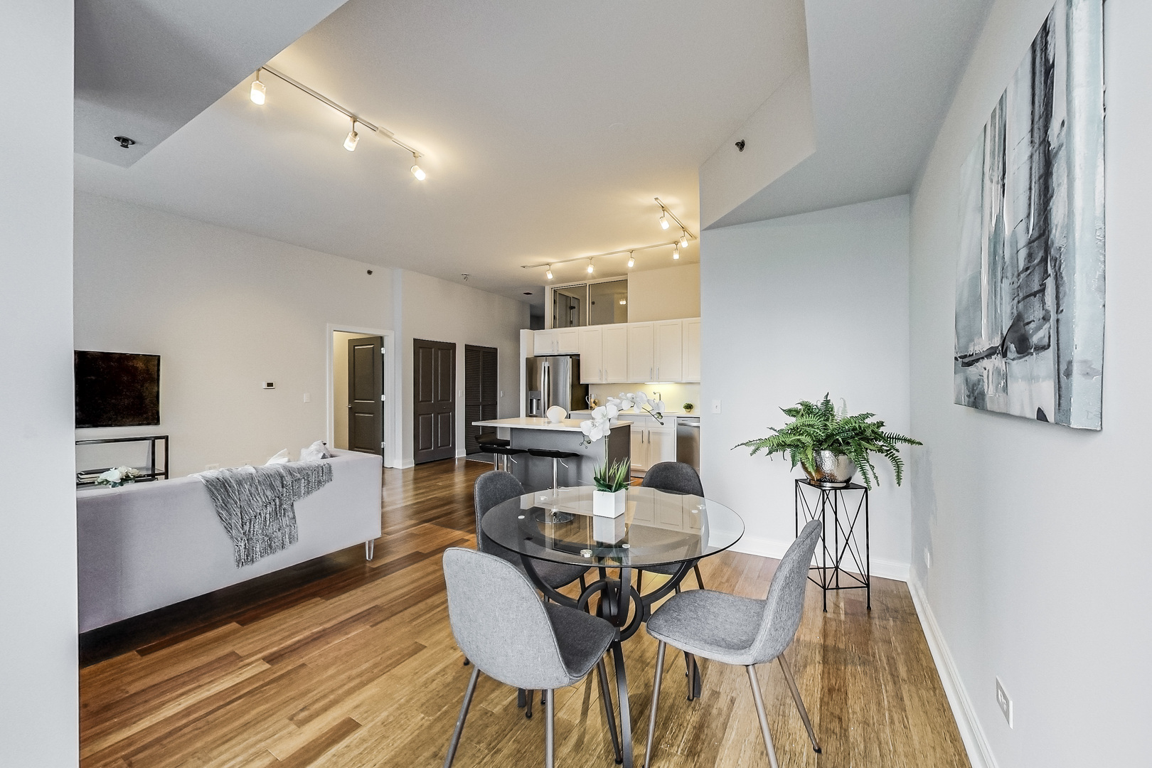 230 W Division Street Unit: 904