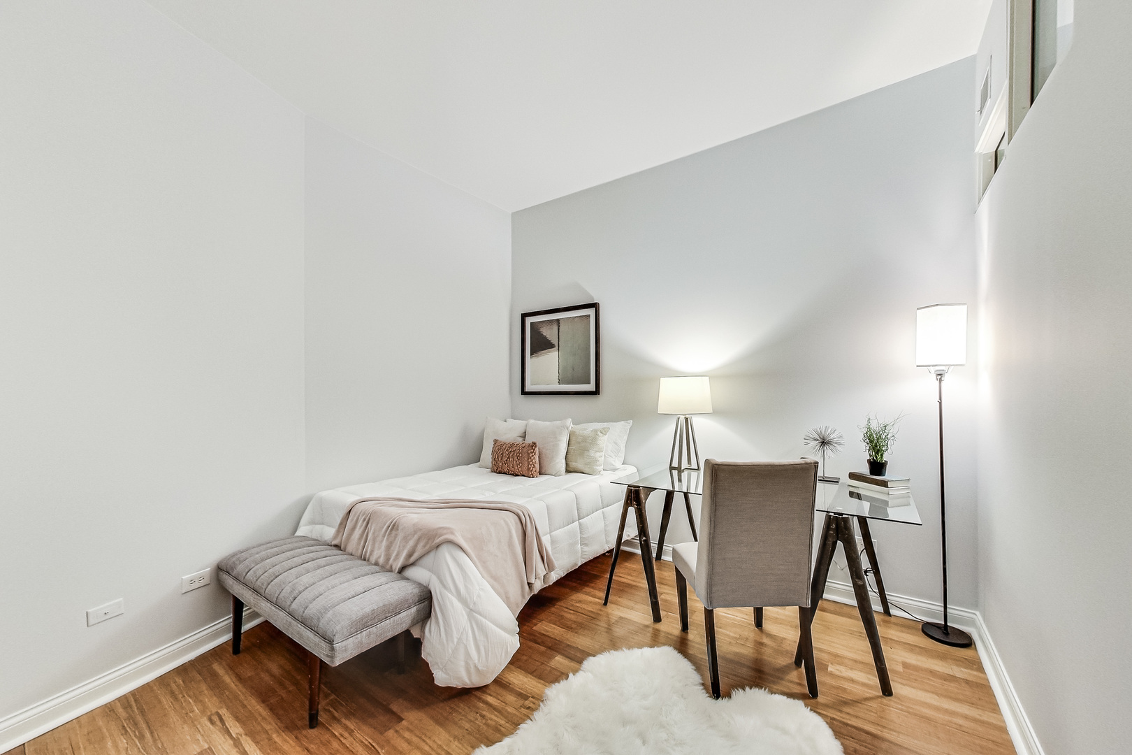 230 W Division Street Unit: 904