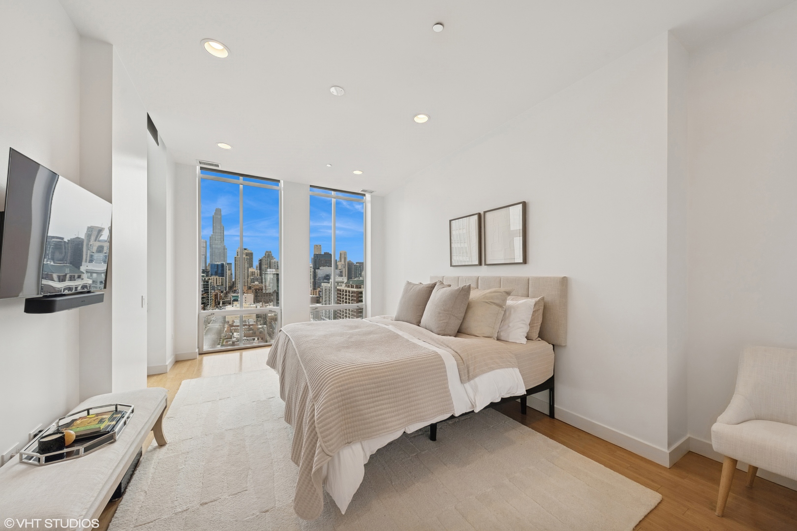 720 N Larrabee Street Unit: 1701