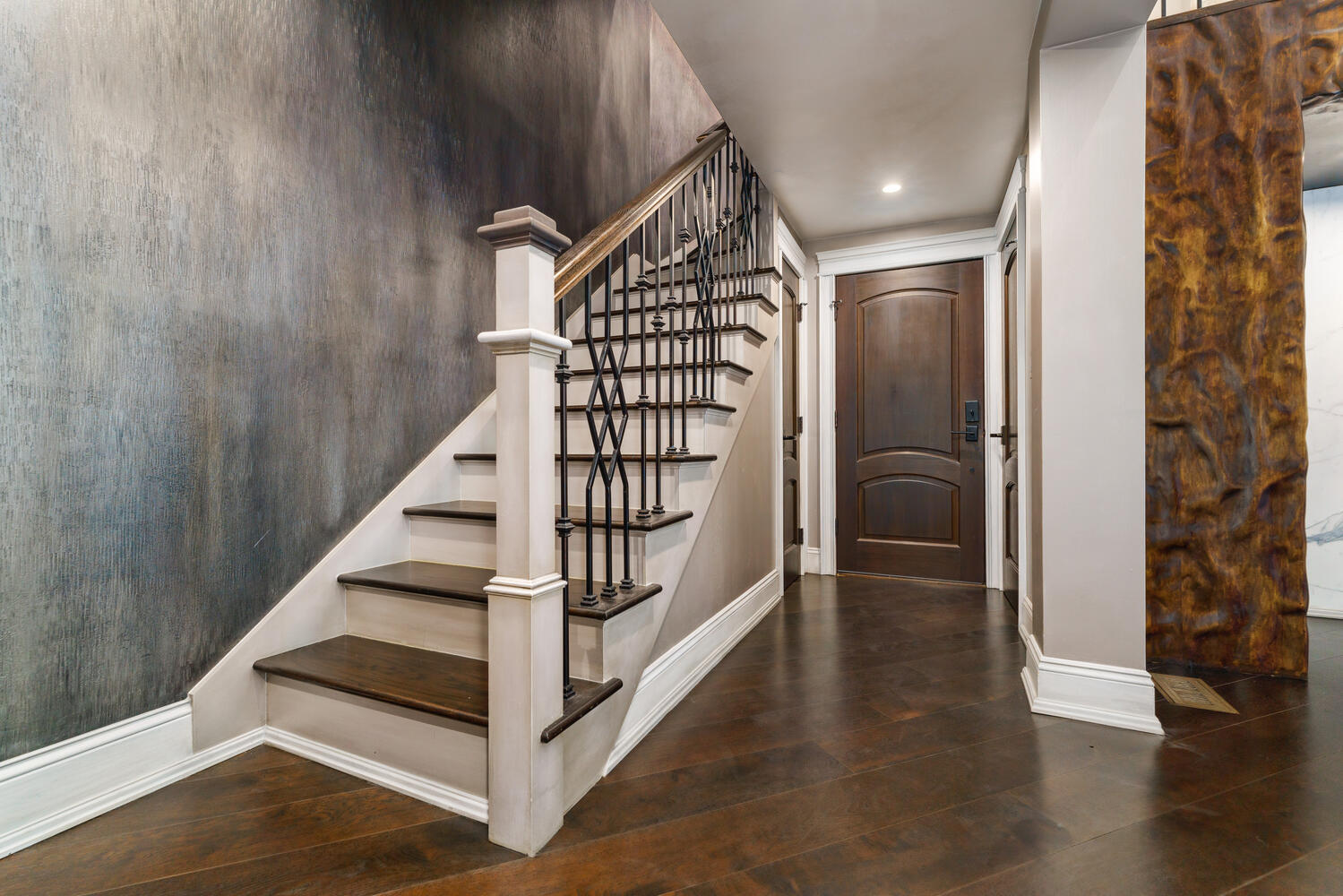 42 E ELM Street Unit: 1